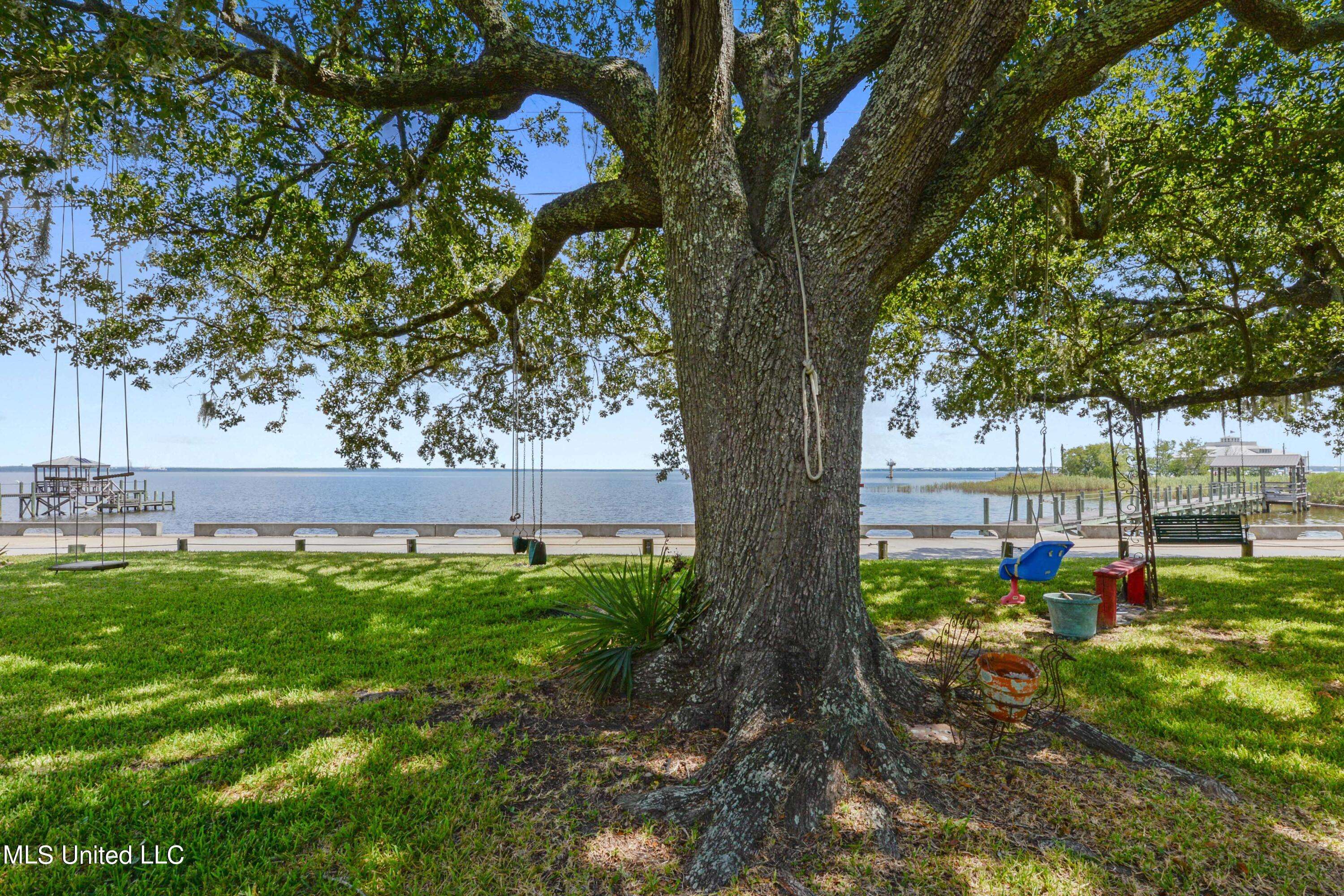 Bay Saint Louis, MS 39520,714 N Beach Boulevard