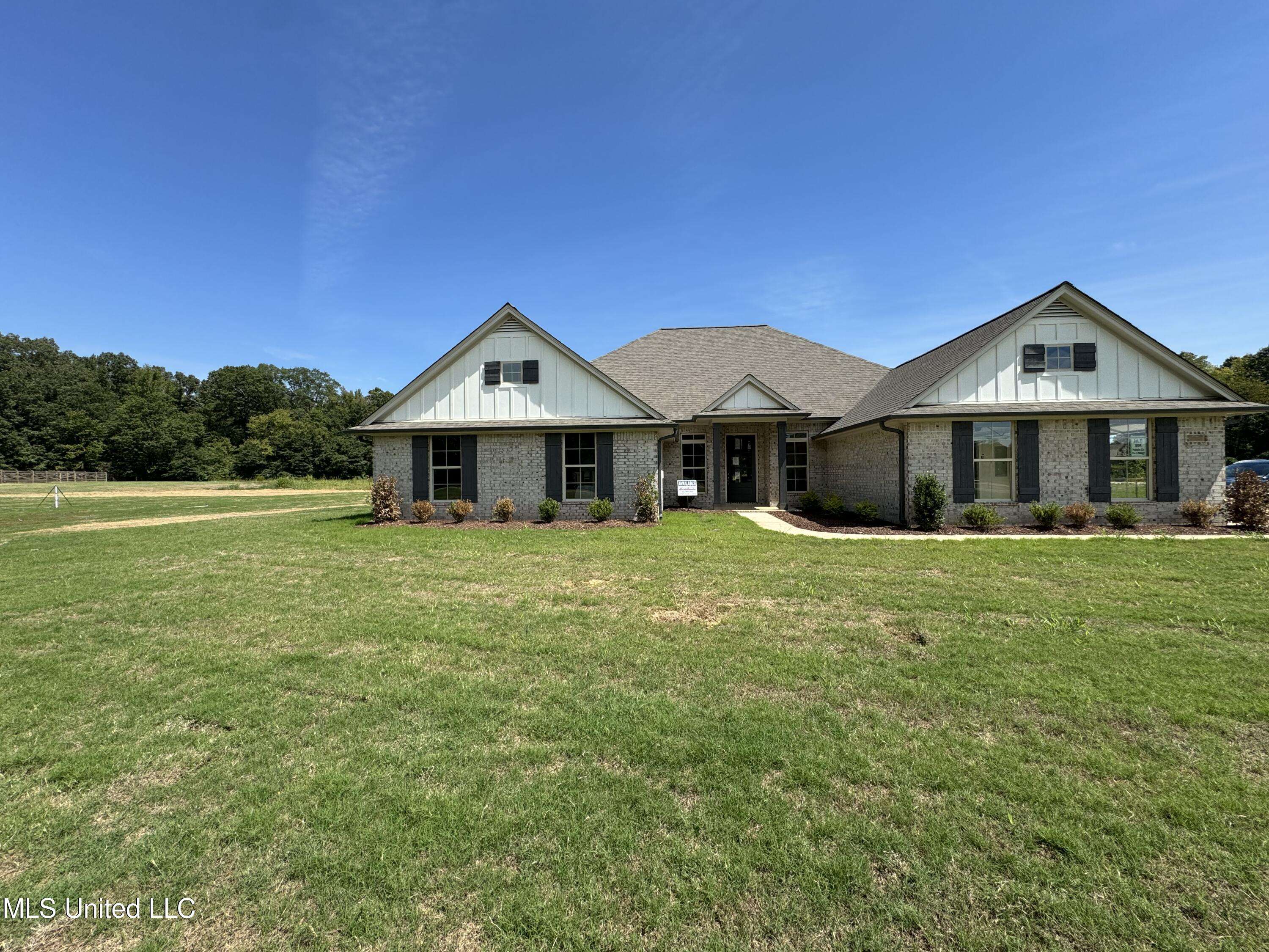 Byhalia, MS 38611,1094 N Pebble Cove