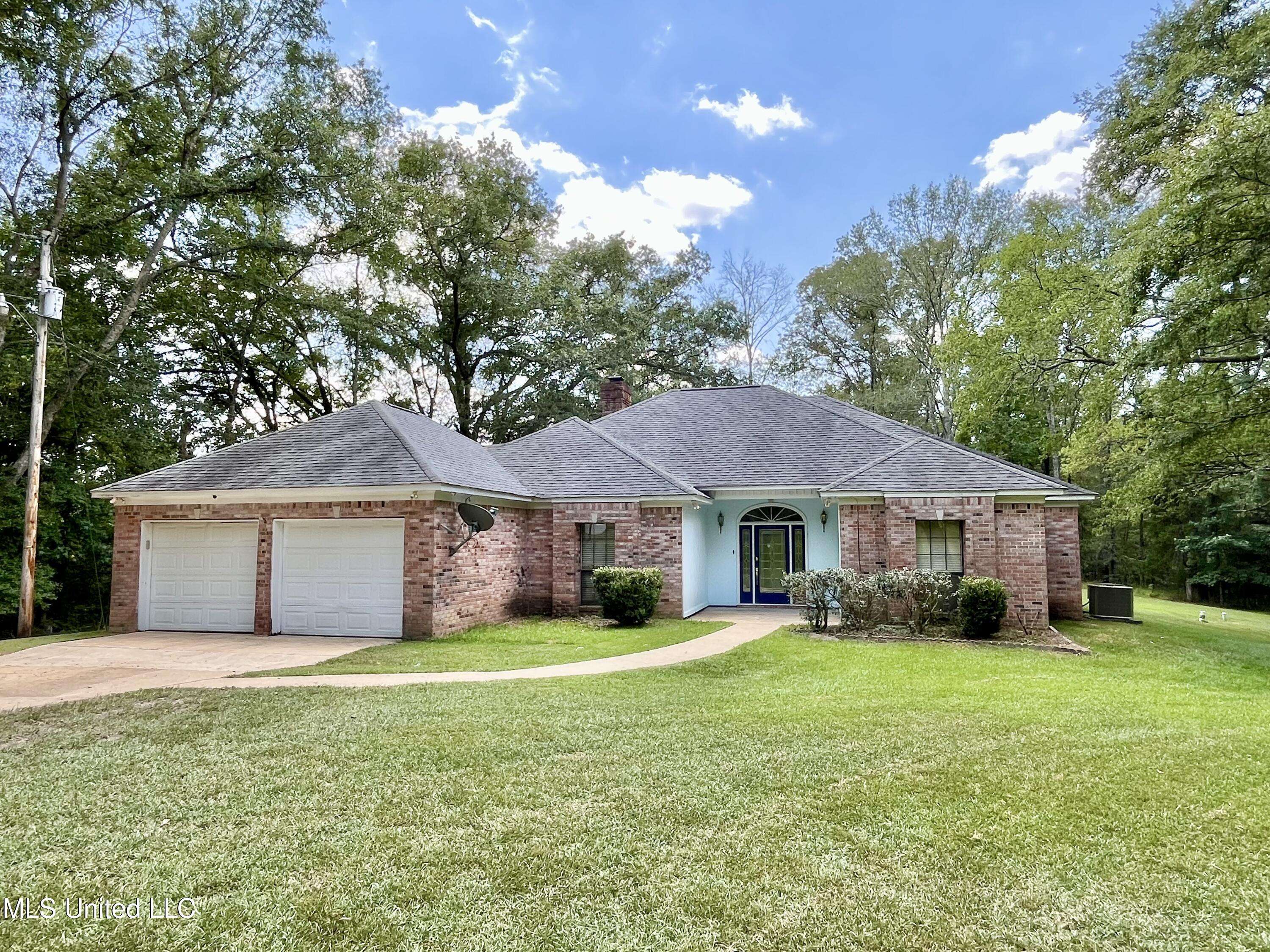 Crystal Springs, MS 39059,2074 Lake Copiah Road