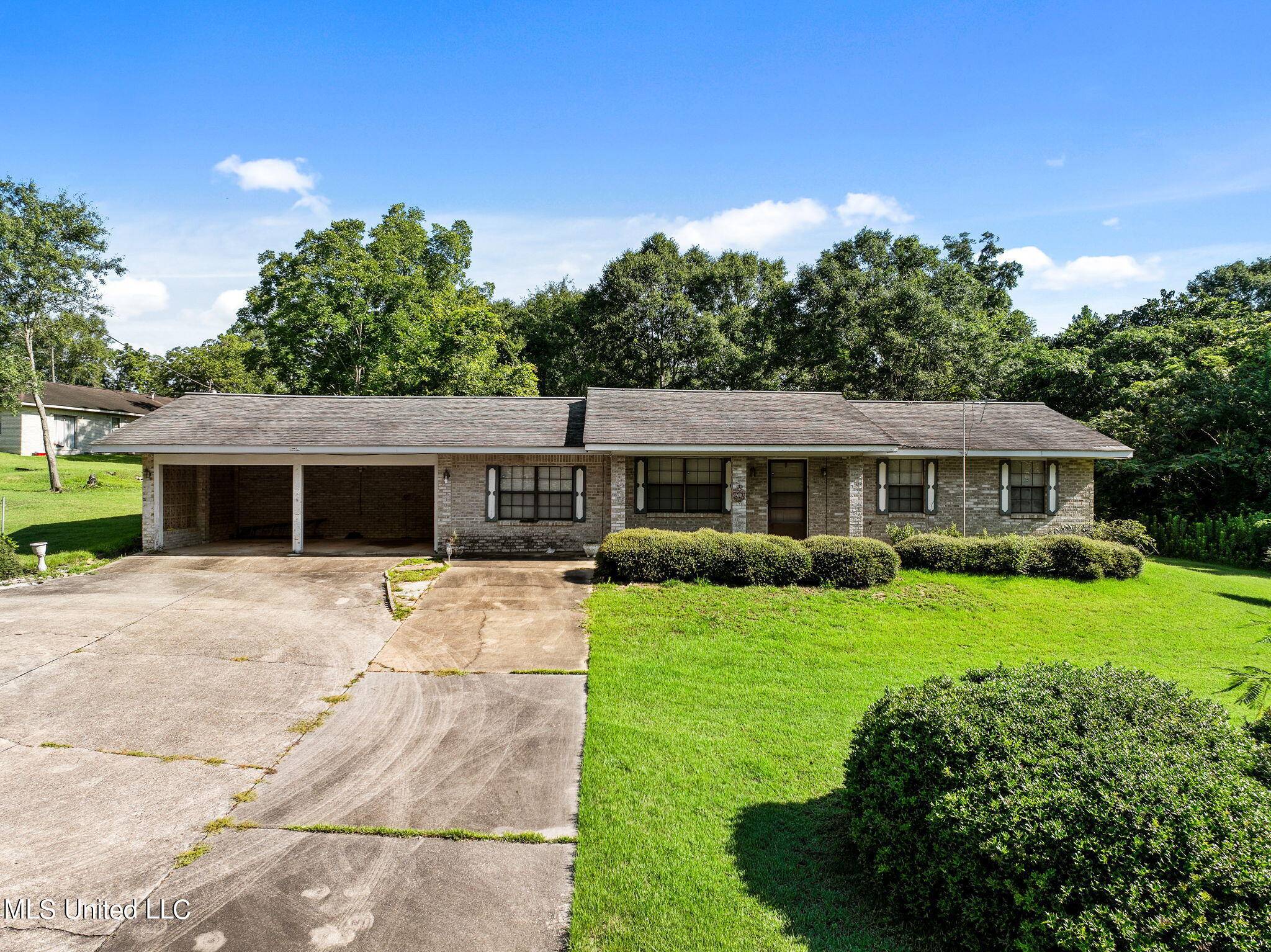 Poplarville, MS 39470,313 S Woodard Street