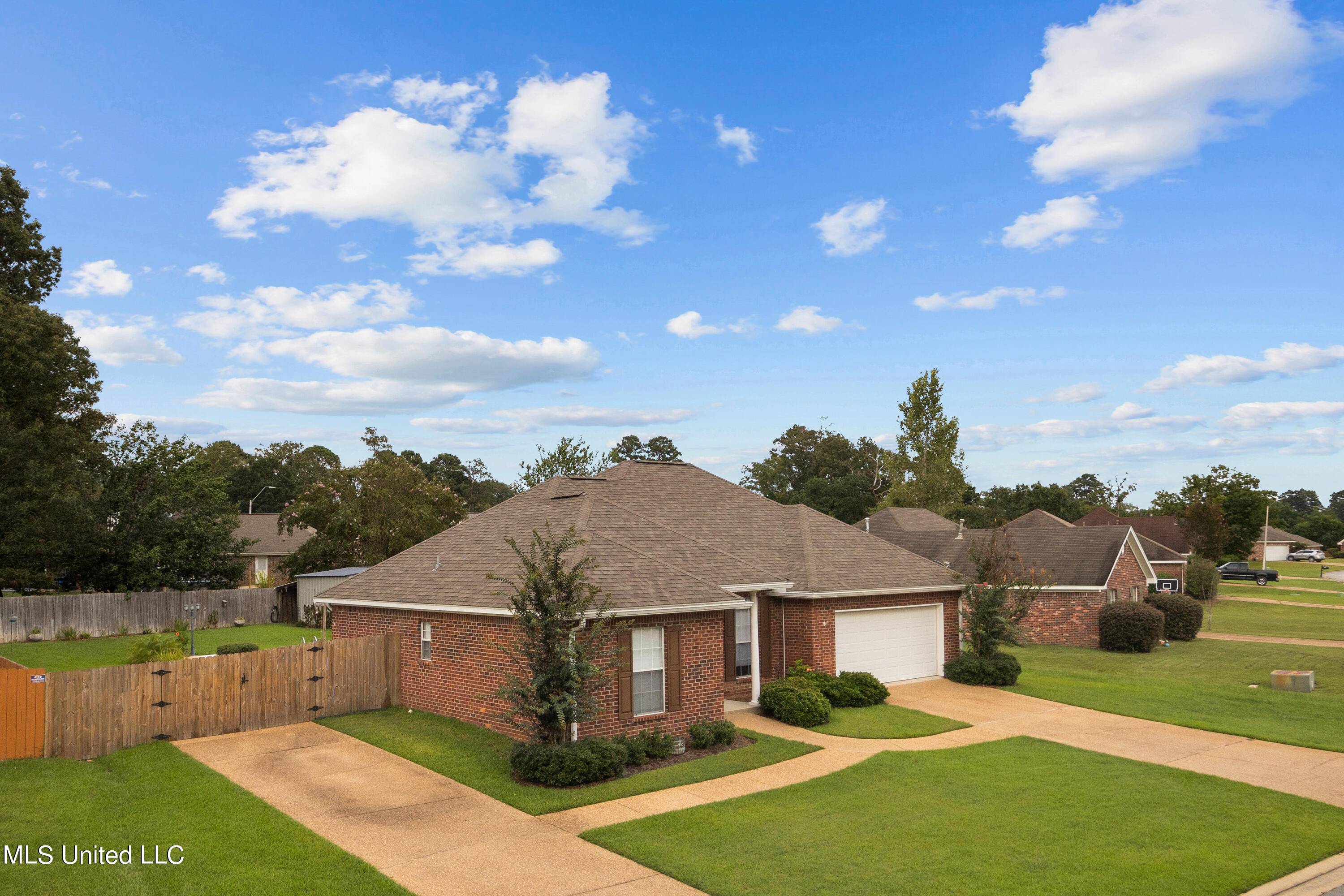 Pearl, MS 39208,1046 Spanish Oak Drive