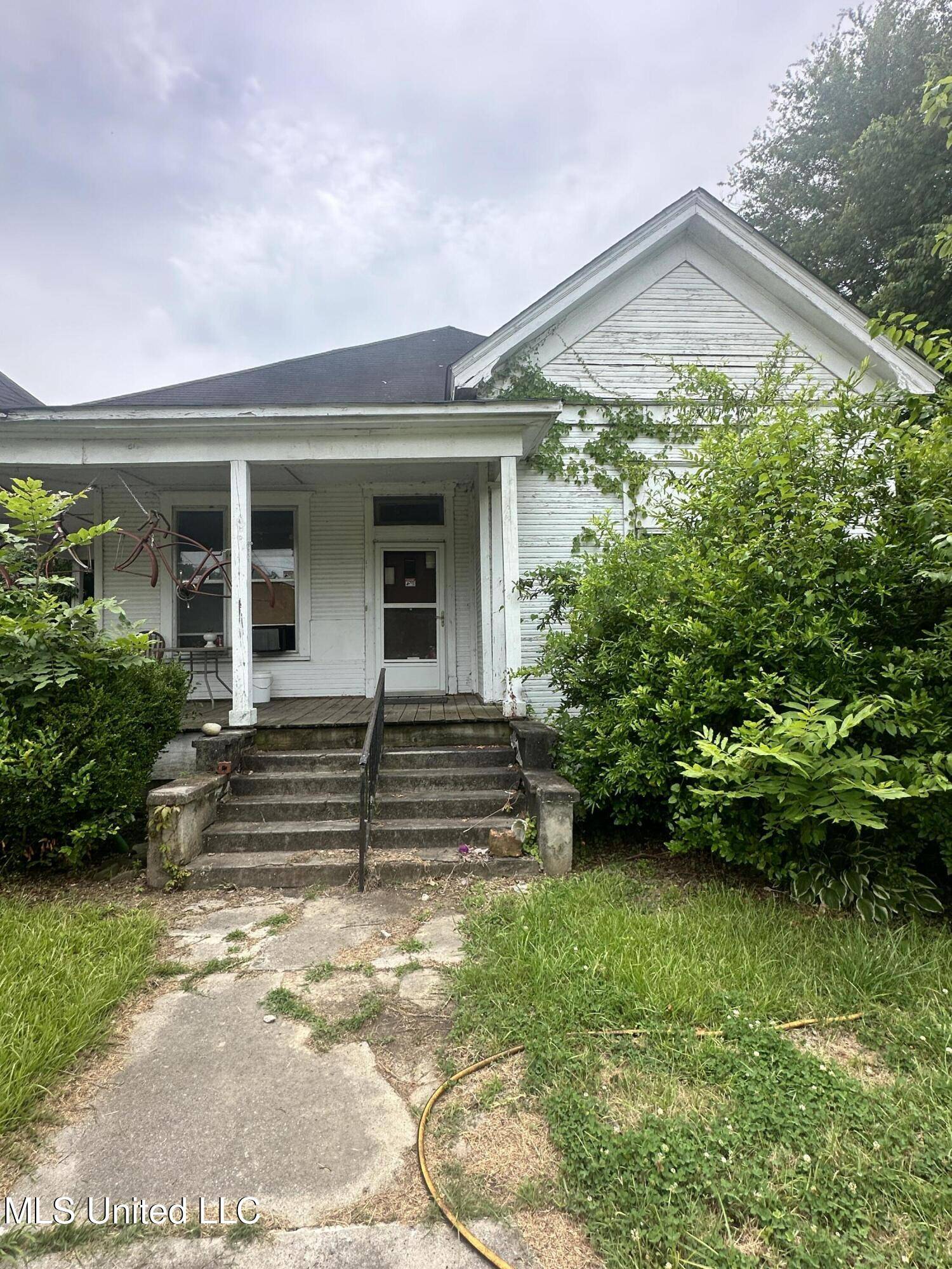 Grenada, MS 38901,435 Second Street