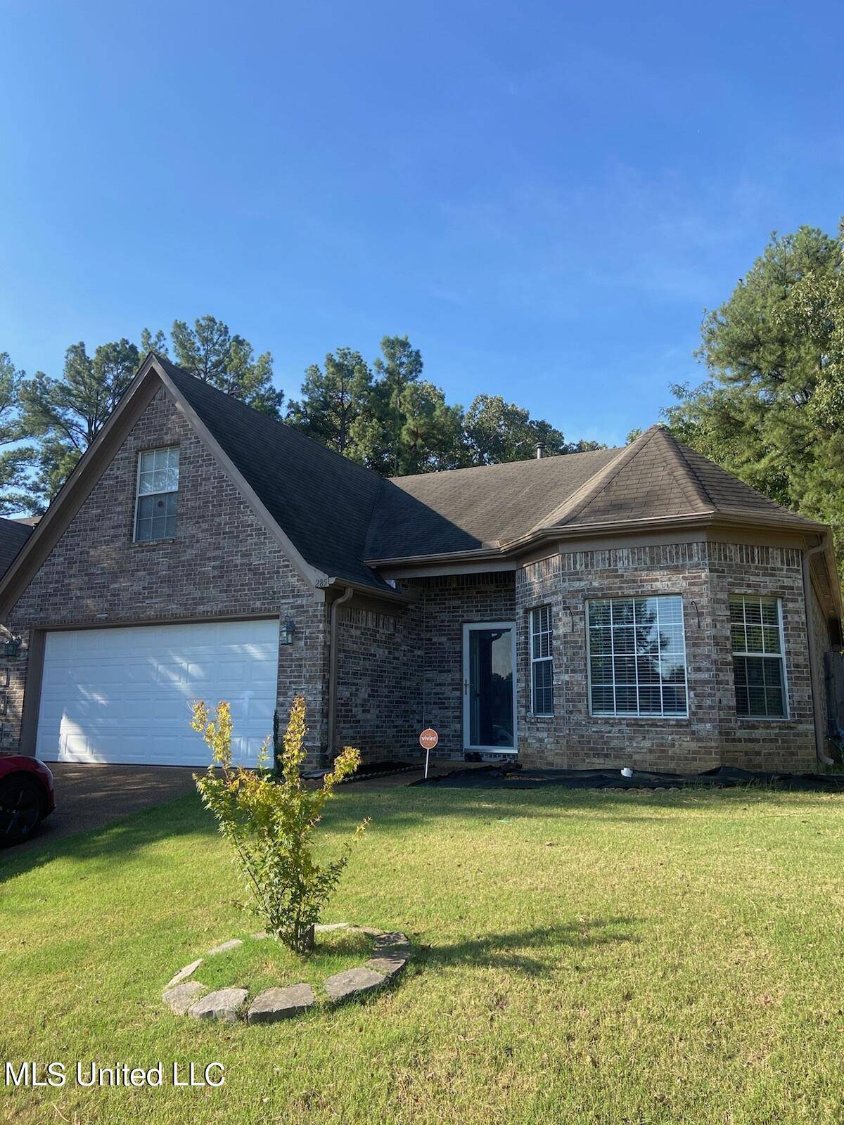 Hernando, MS 38632,285 E Oak Grove