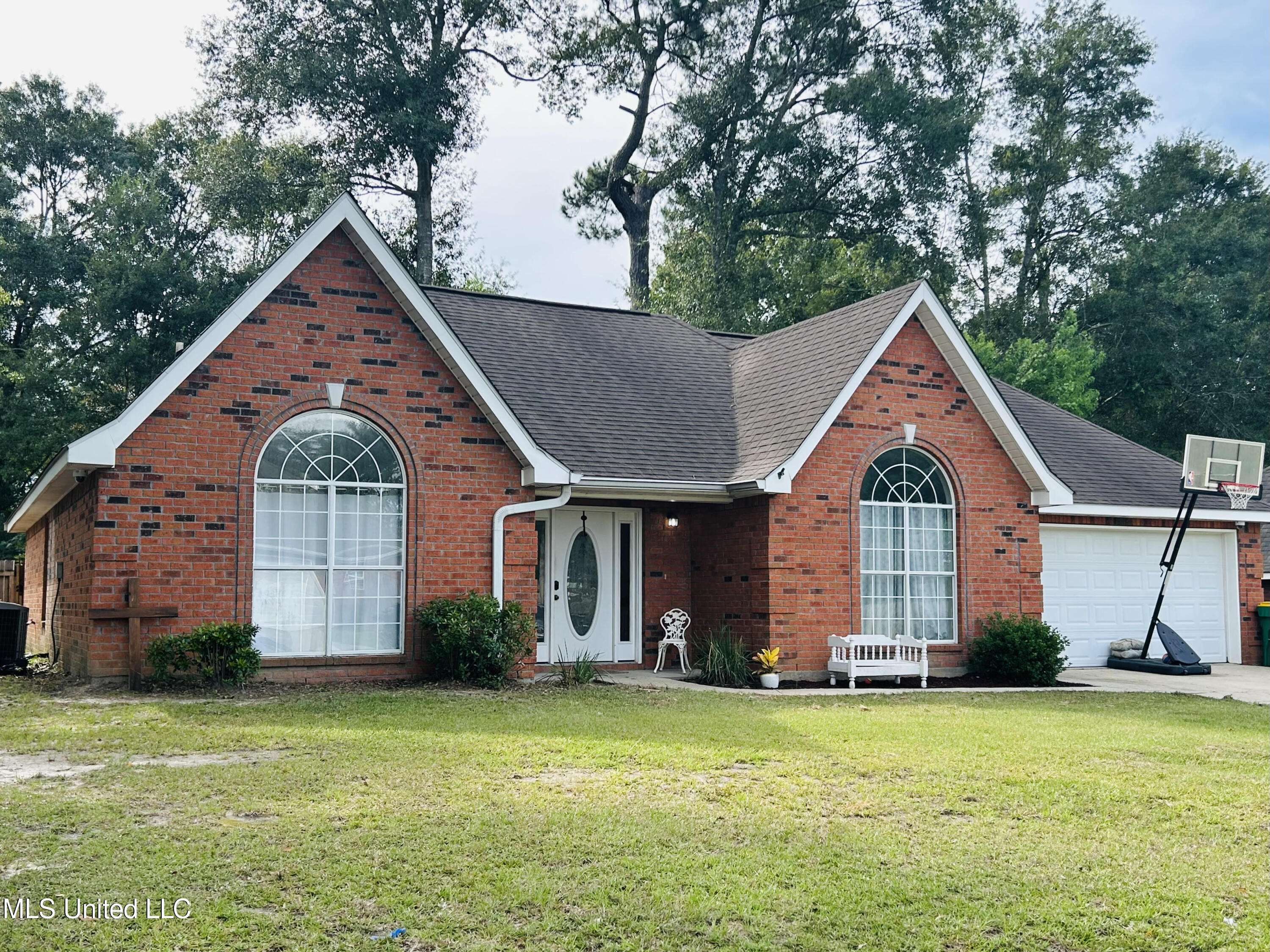 Vancleave, MS 39565,14350 Oak View Circle