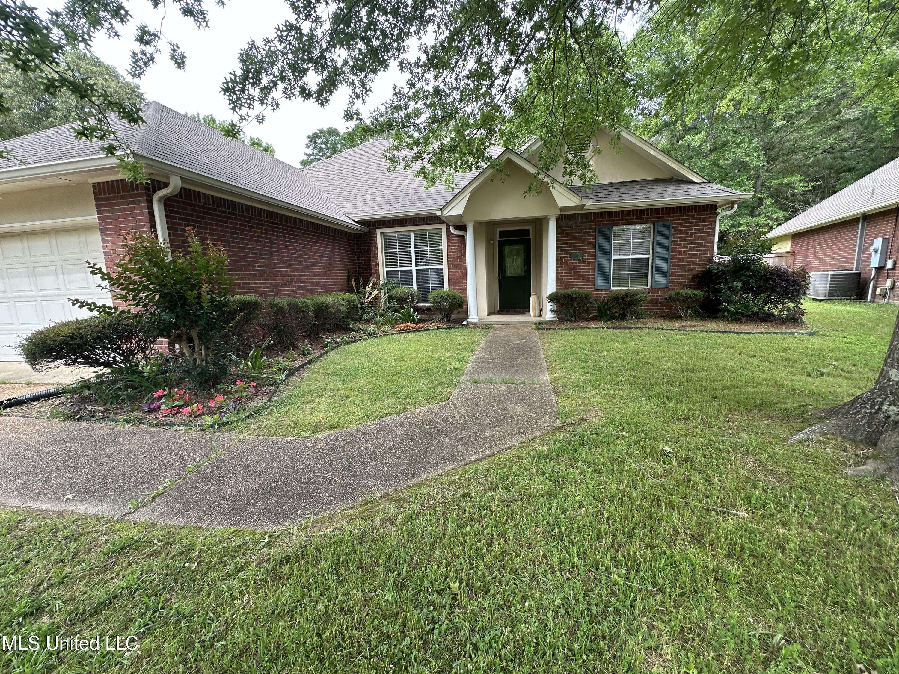 Clinton, MS 39056,110 Cowles Creek Rd Road