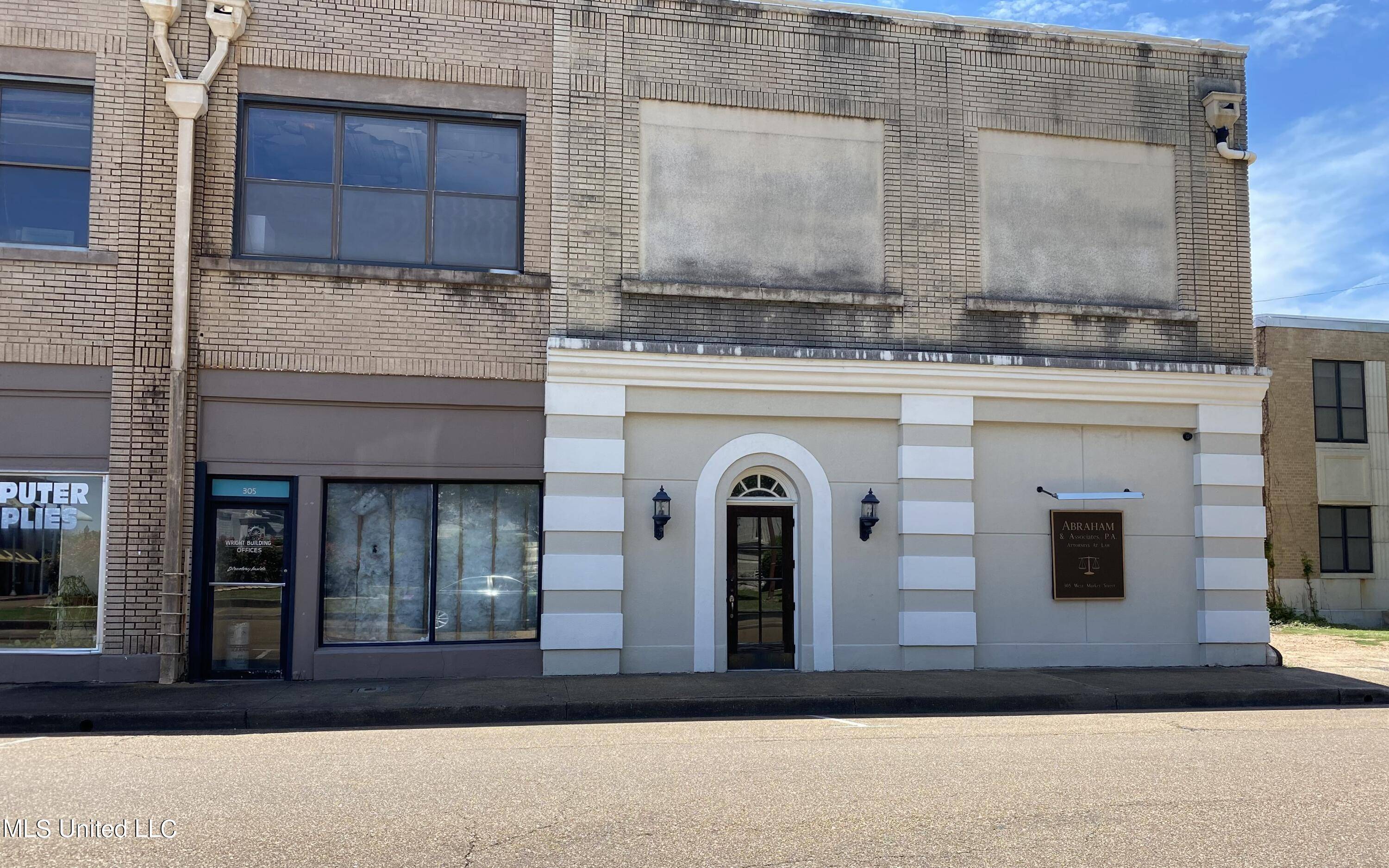 Greenwood, MS 38930,305 W Market Street