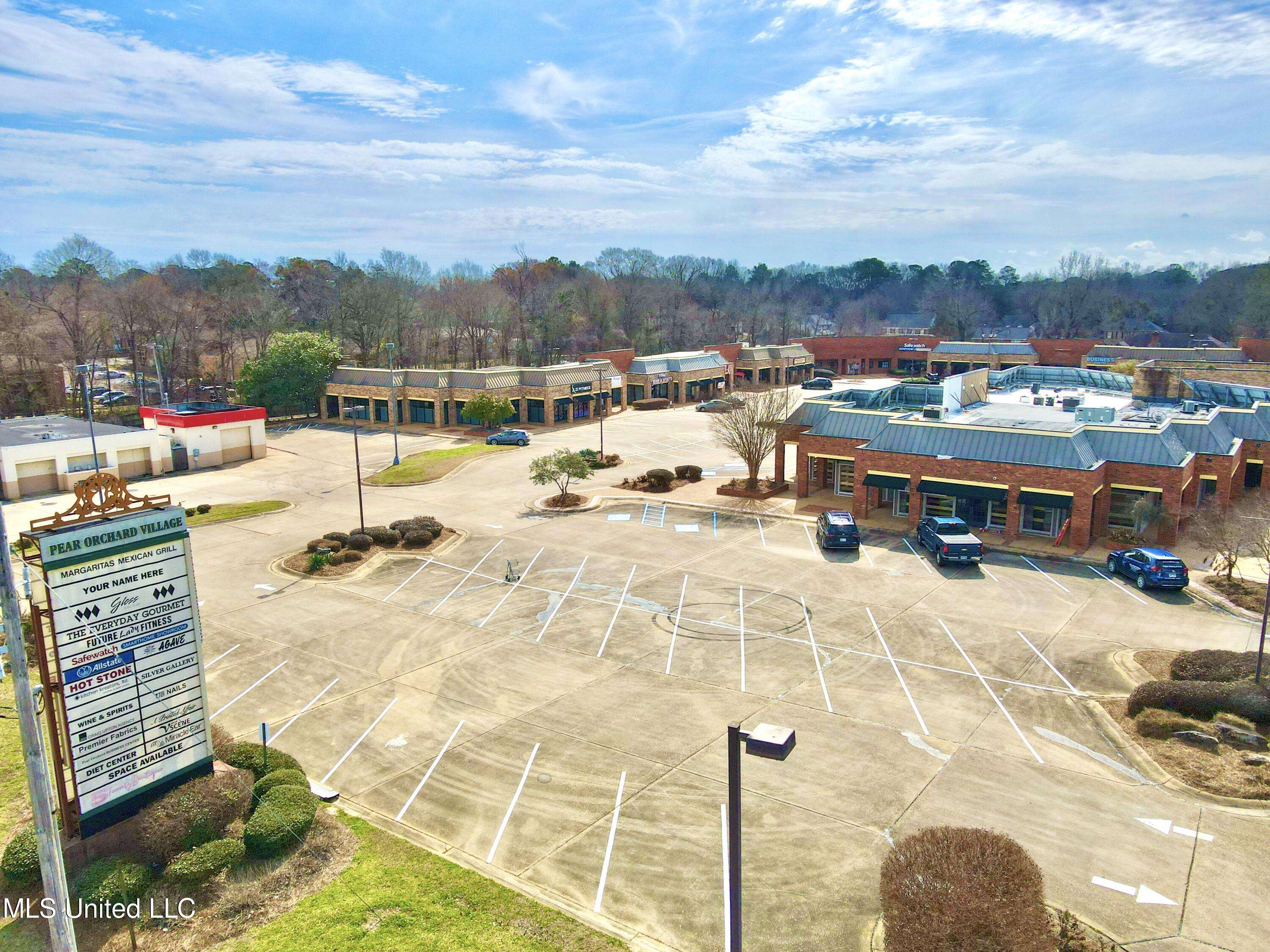 Jackson, MS 39211,1625 E County Line Road #135, 140, 150