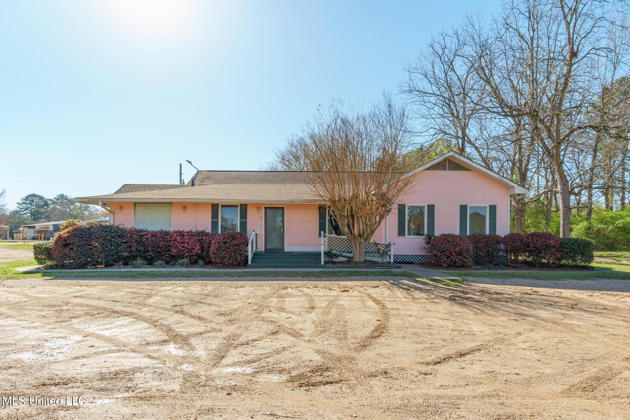 Sumrall, MS 39482,1143 Highway 42