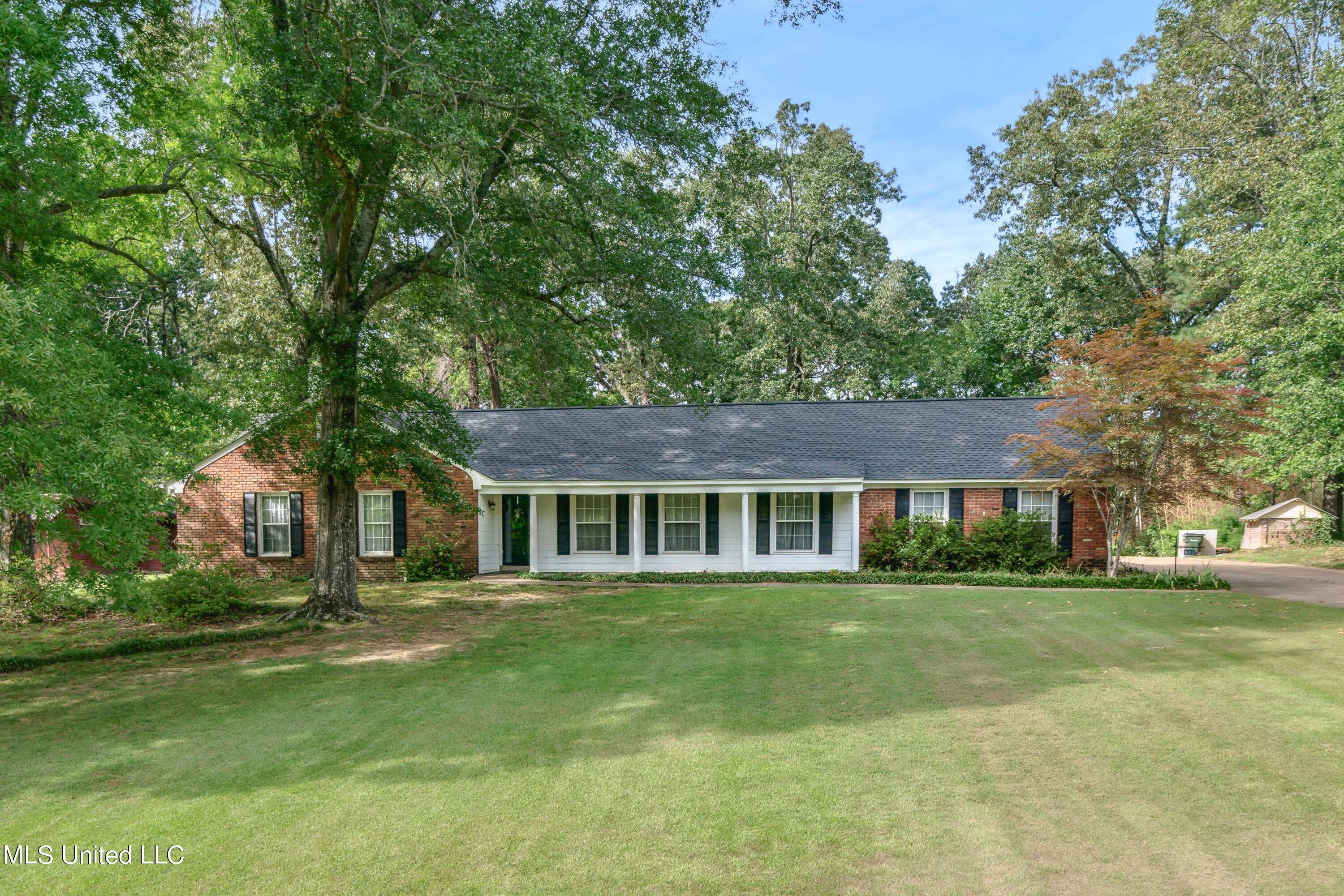 Holly Springs, MS 38635,550 W Woodland Heights Heights