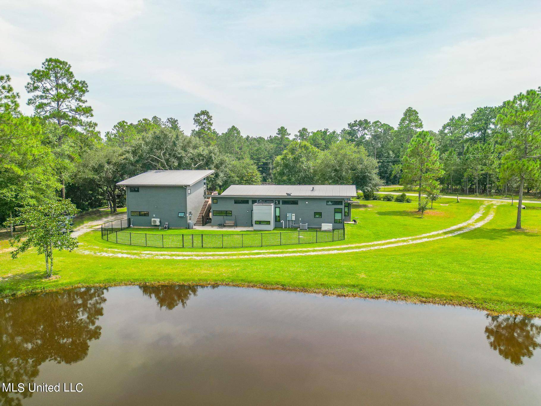 Kiln, MS 39556,5084 Firetower Road