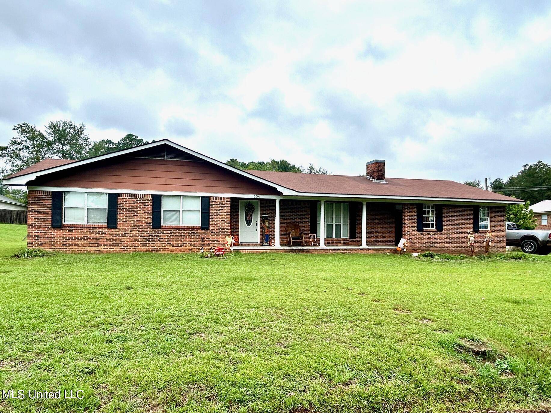 Philadelphia, MS 39350,504 Line Street