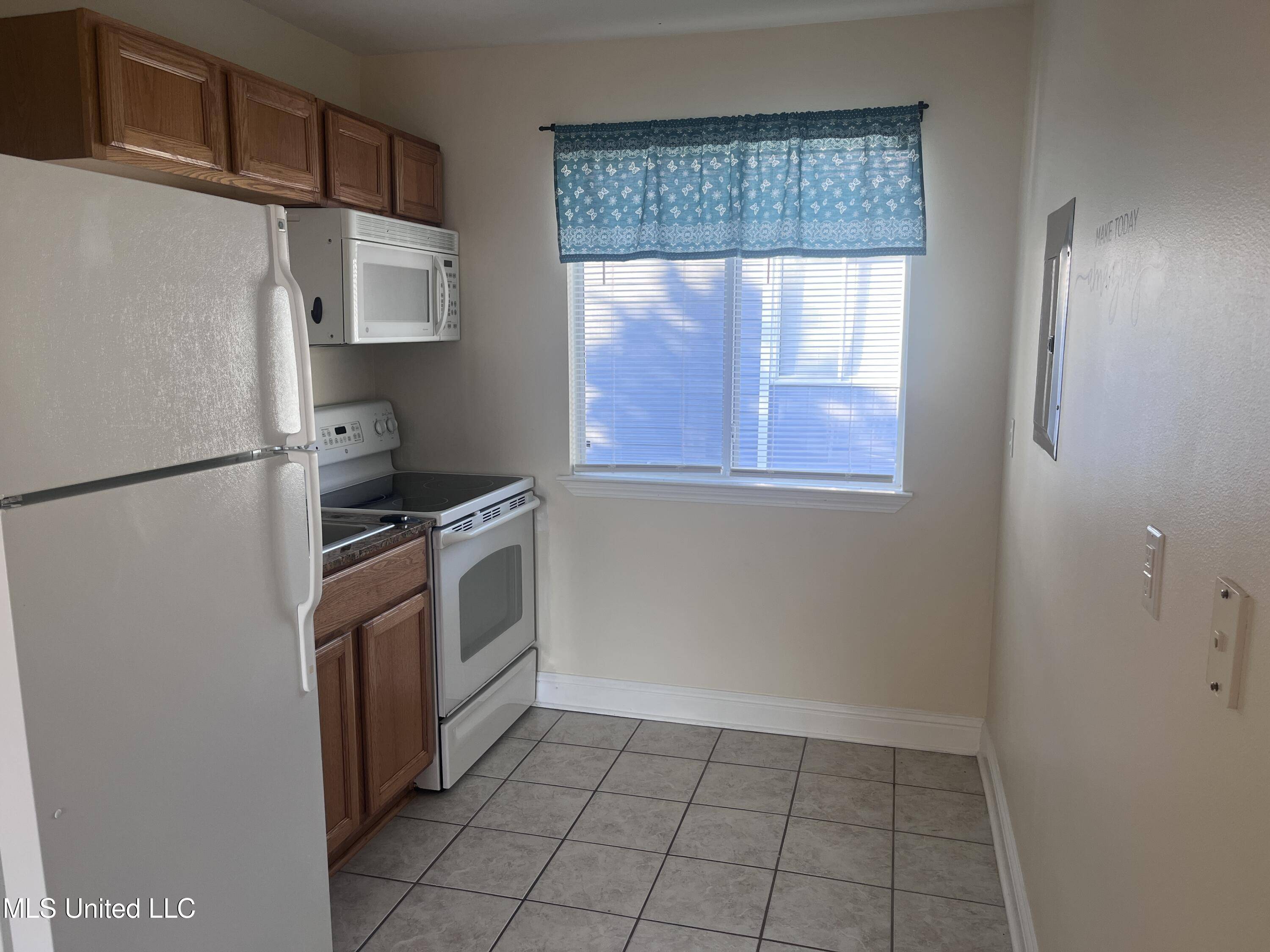 Biloxi, MS 39531,1664 Beach Boulevard #42