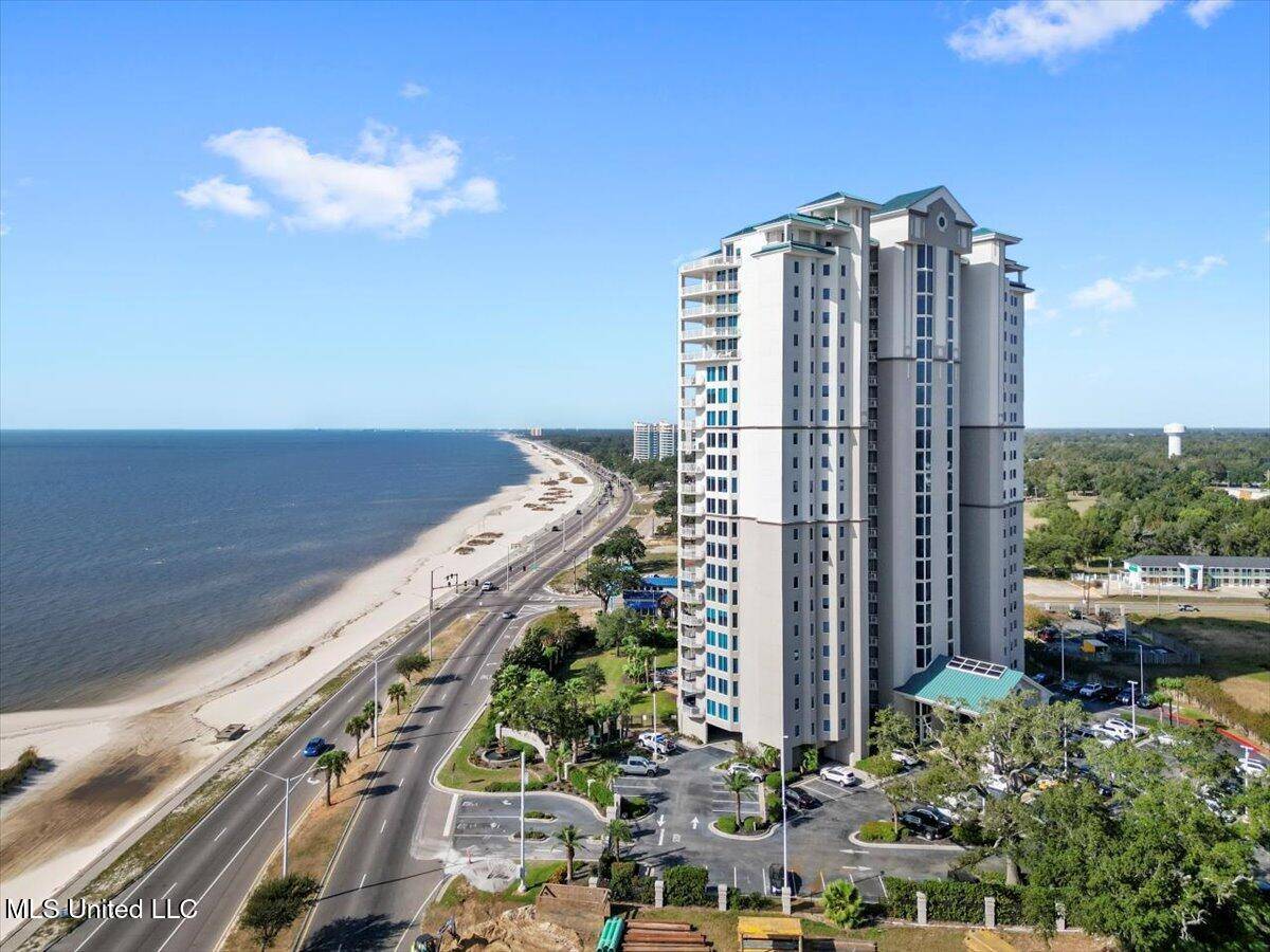 Biloxi, MS 39531,2668 Beach Boulevard #304