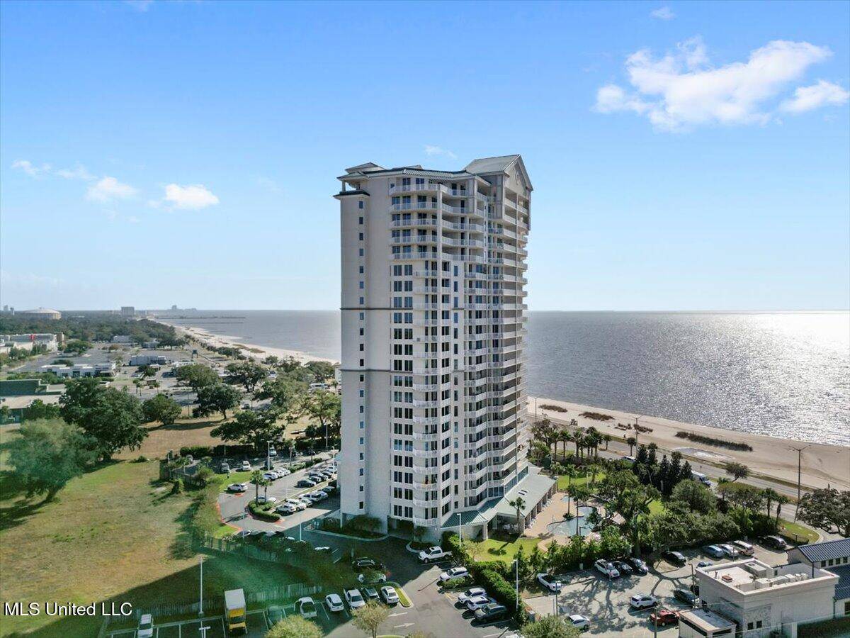 Biloxi, MS 39531,2668 Beach Boulevard #304