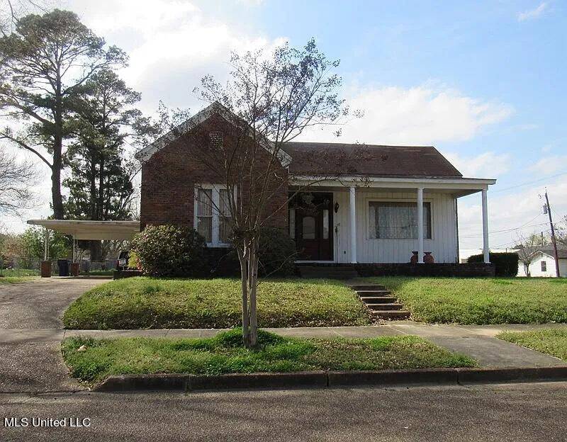 Grenada, MS 38901,77 S College Street