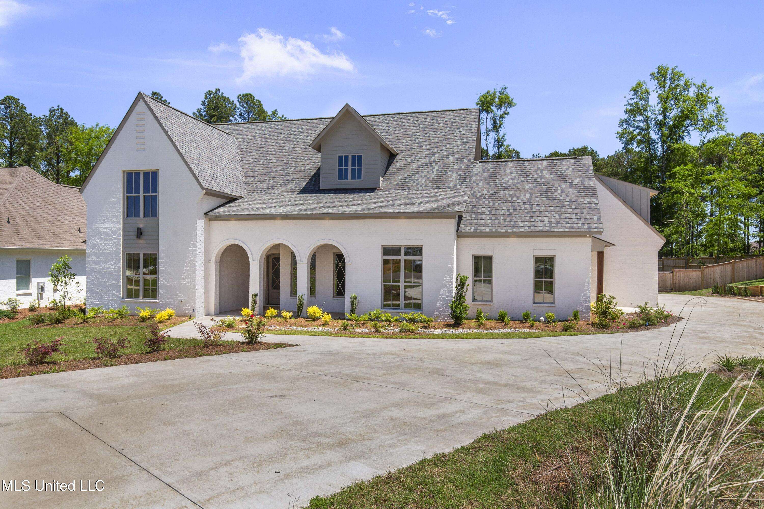 Madison, MS 39110,308 Lois Ct Court