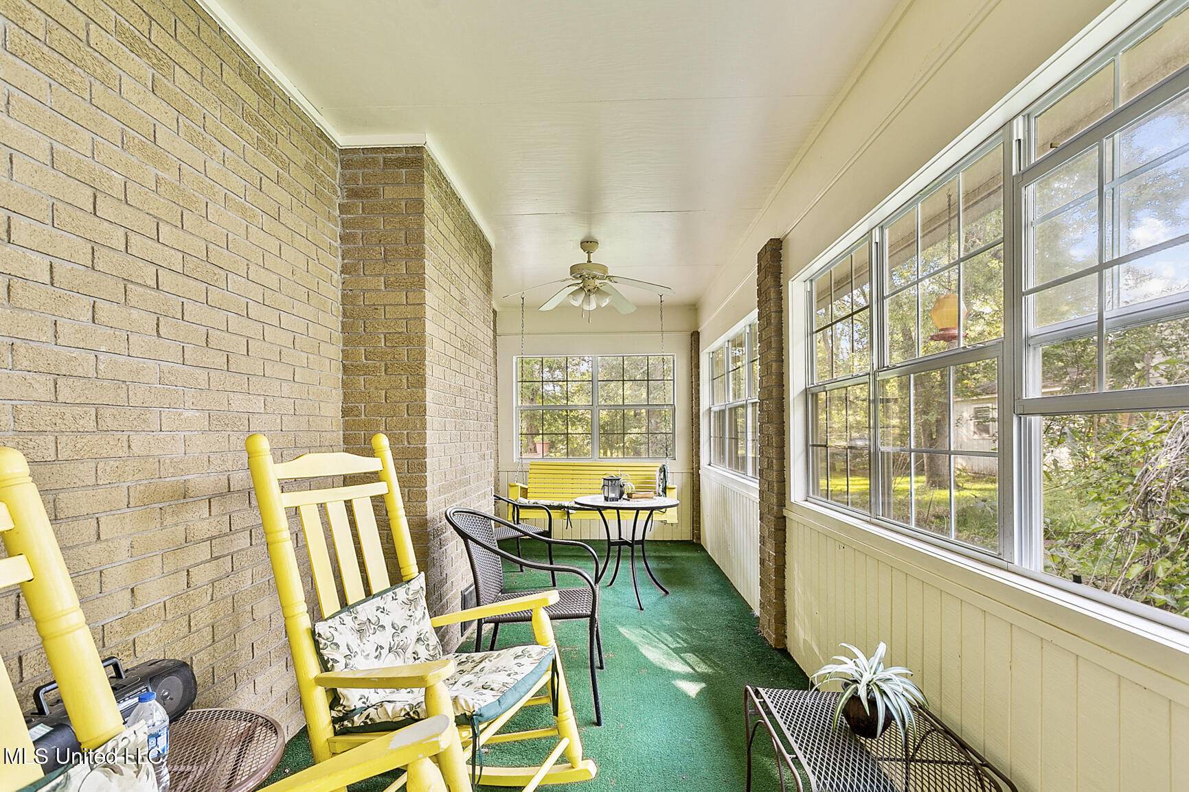 D Lo, MS 39062,811 N Maple Drive