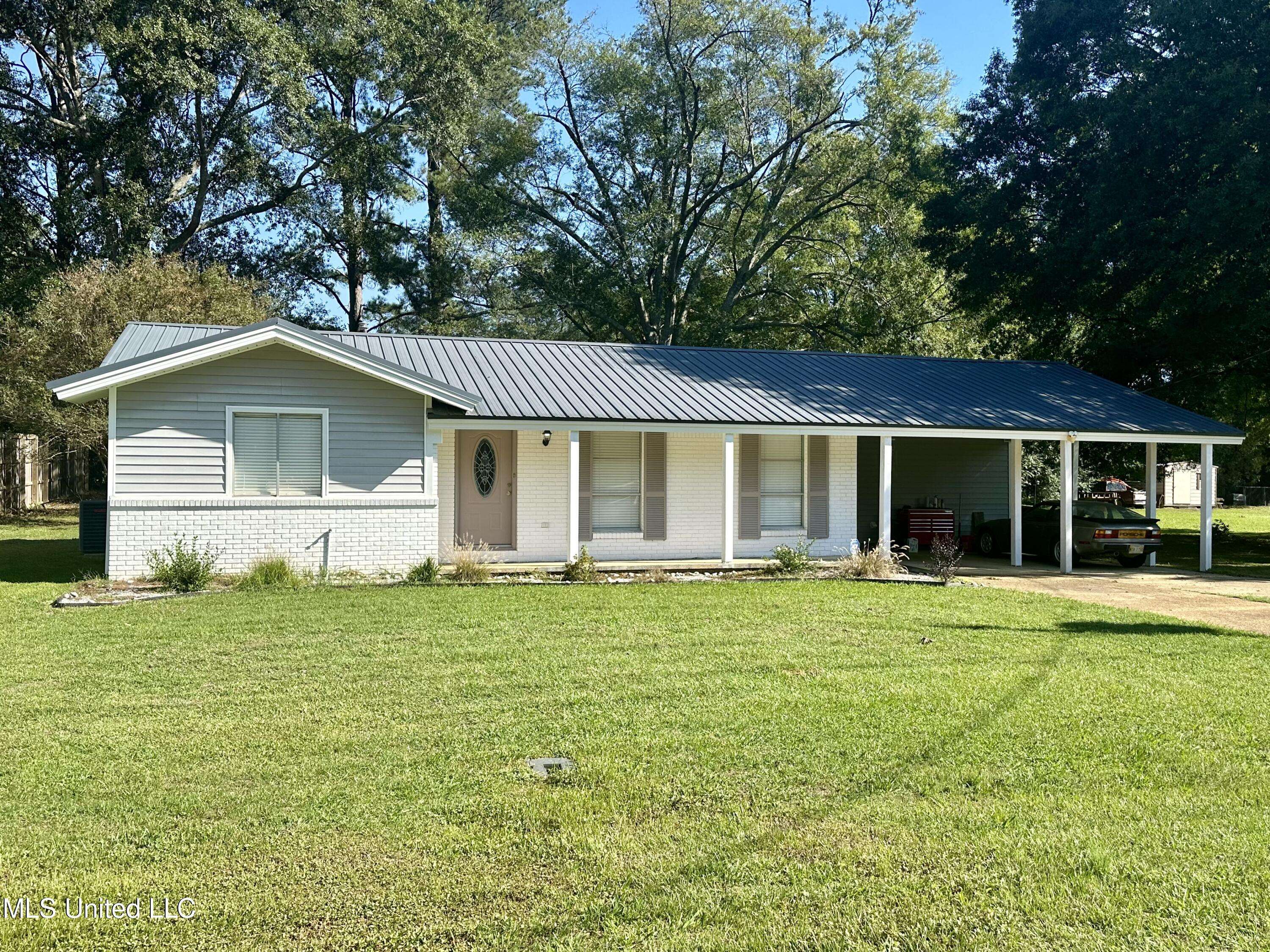 Duck Hill, MS 38925,112 Devalda Drive