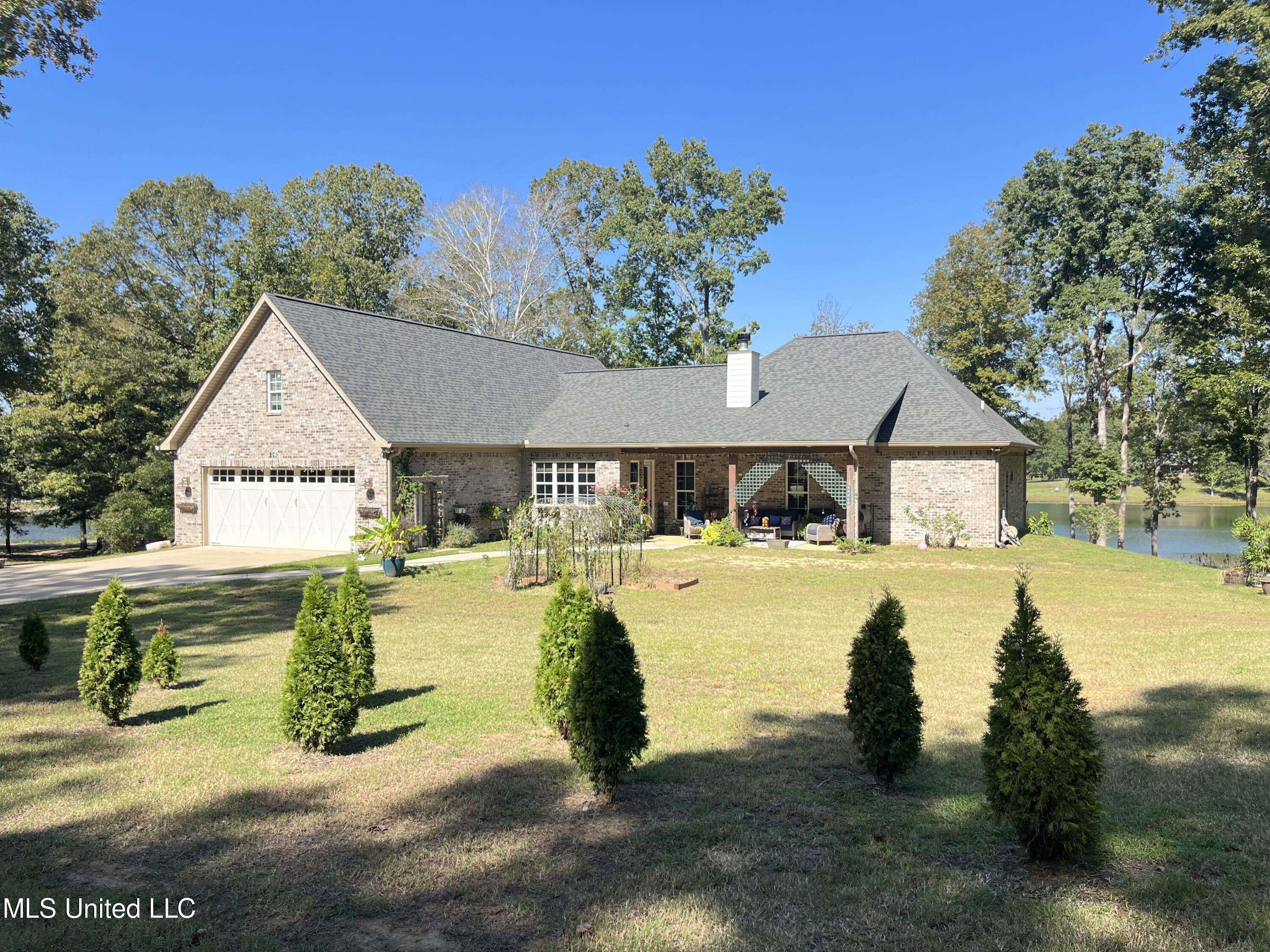 Florence, MS 39073,111 Roberts Lane