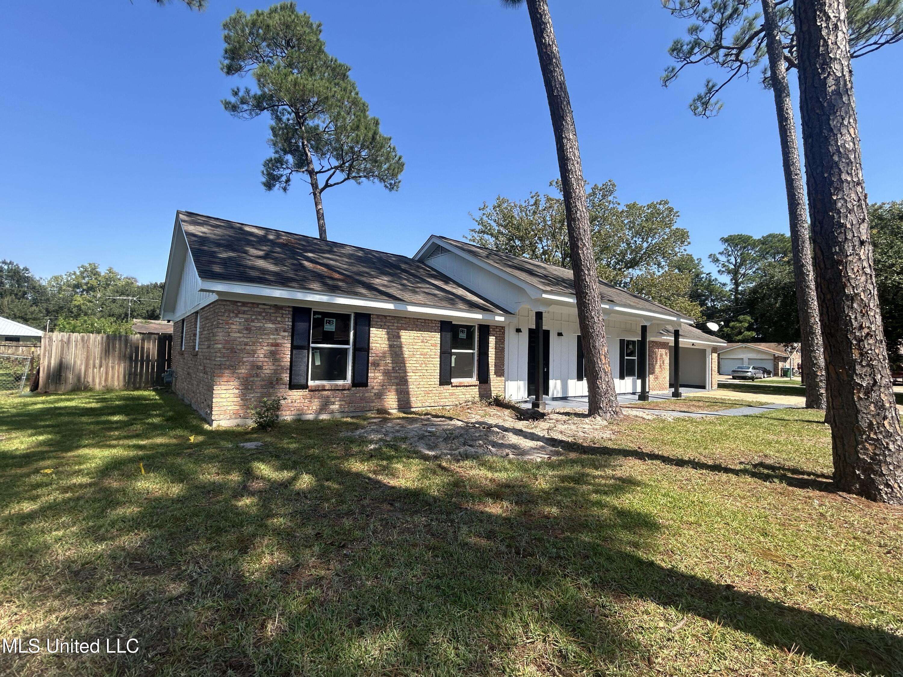 Pascagoula, MS 39581,4317 Nottingham Avenue