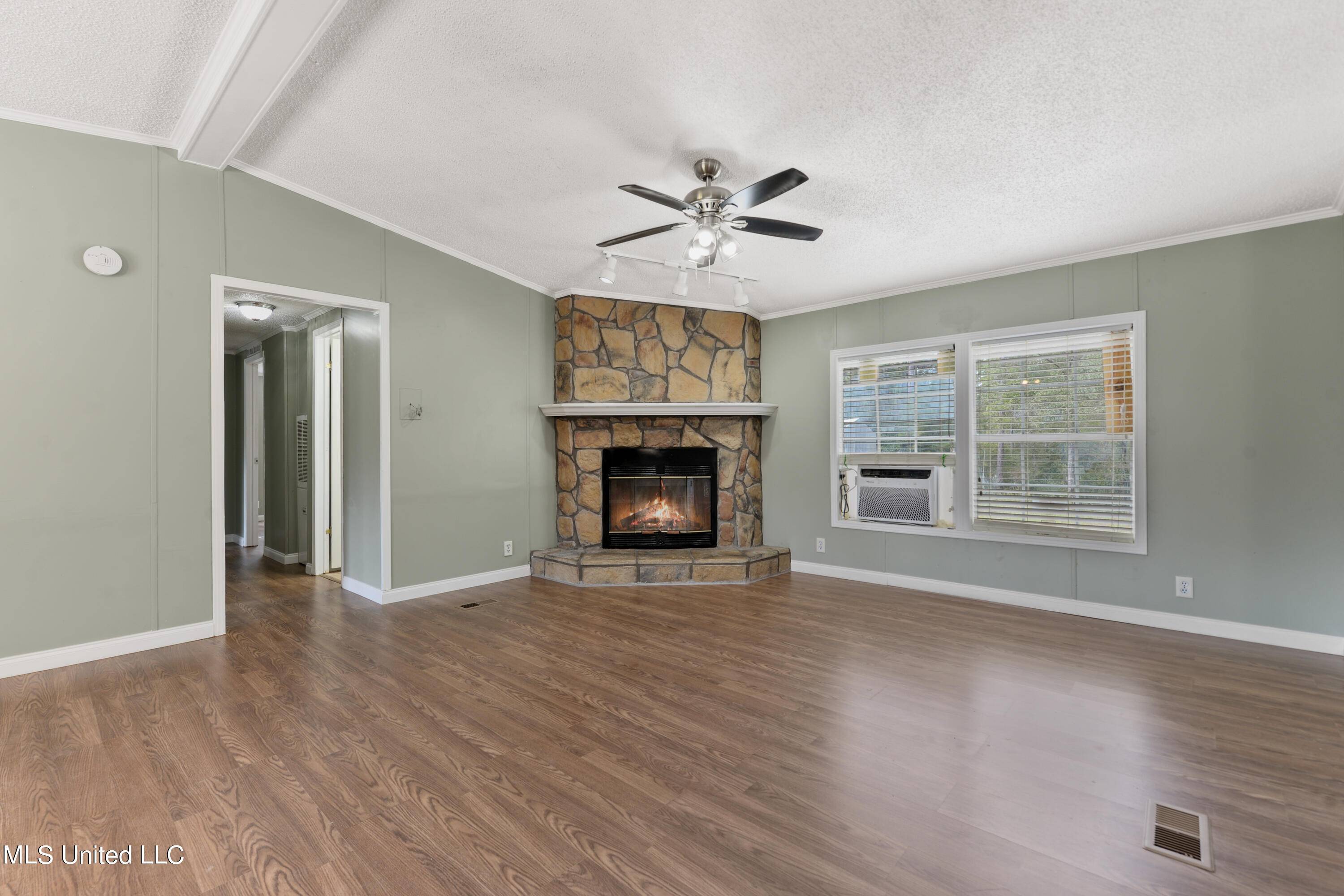 D'iberville, MS 39540,15439 Old Highway 15