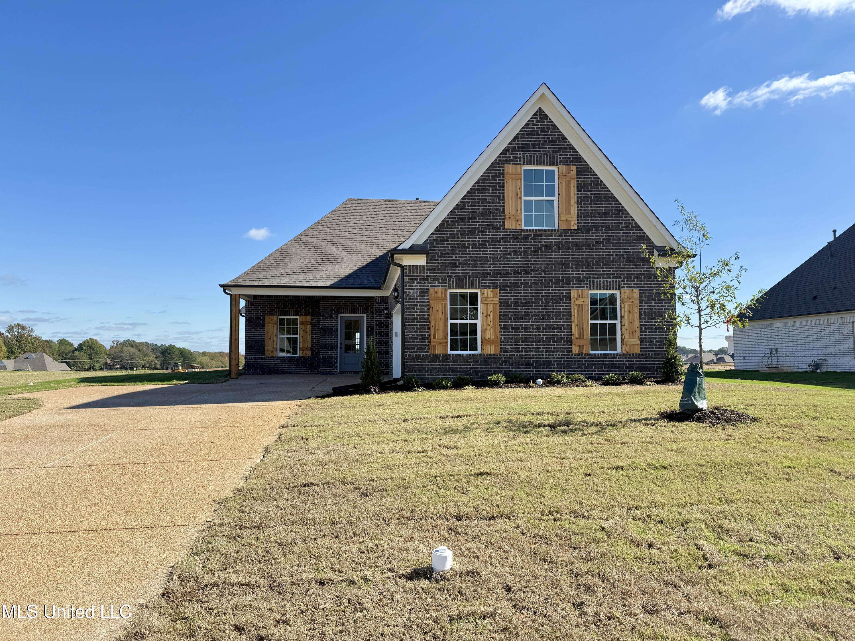 Southaven, MS 38672,8898 Erin Banks Drive