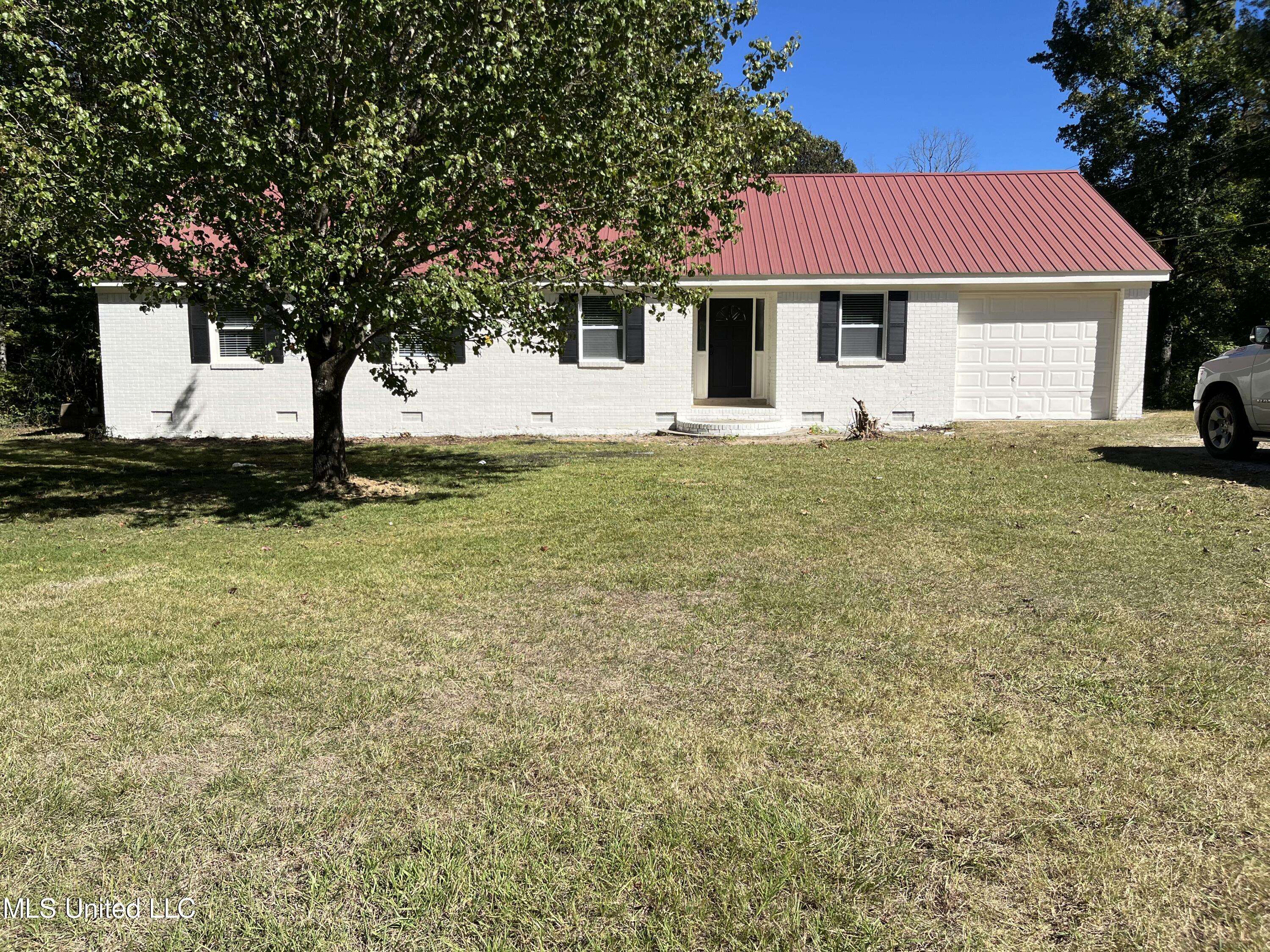 Byhalia, MS 38611,3707 S Red Banks Road