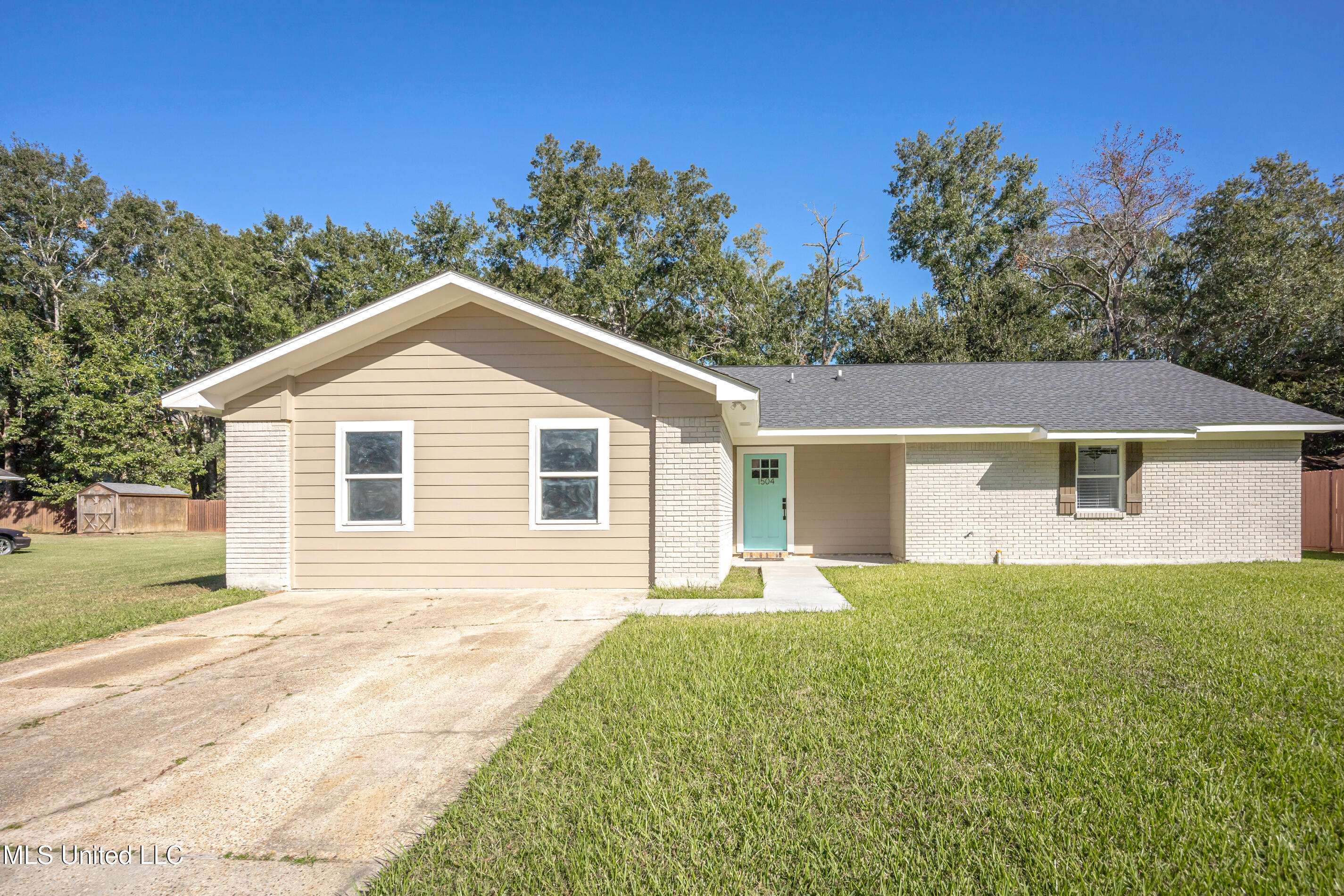 Gautier, MS 39553,1504 E Village Parkway