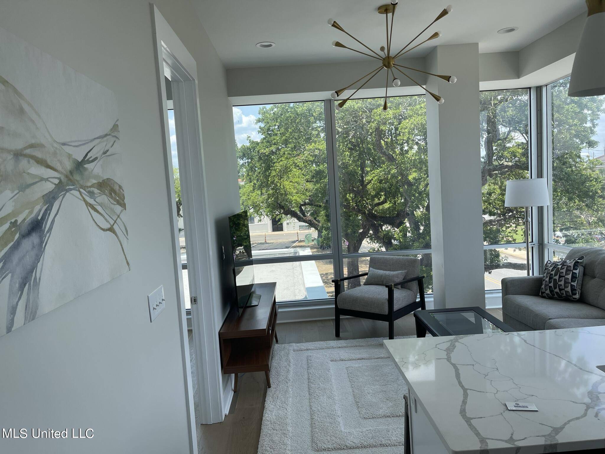 Pascagoula, MS 39567,3207 Magnolia Street #405