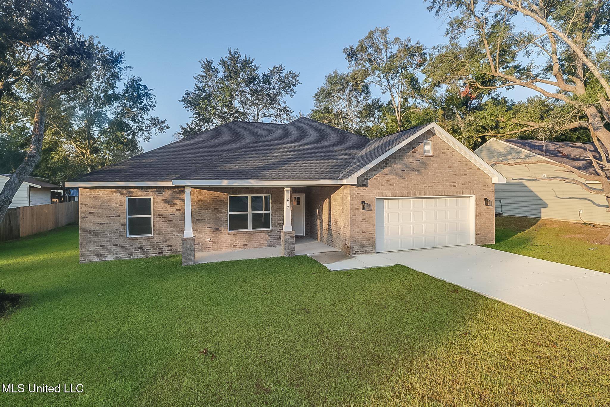 Ocean Springs, MS 39564,617 Peach Street