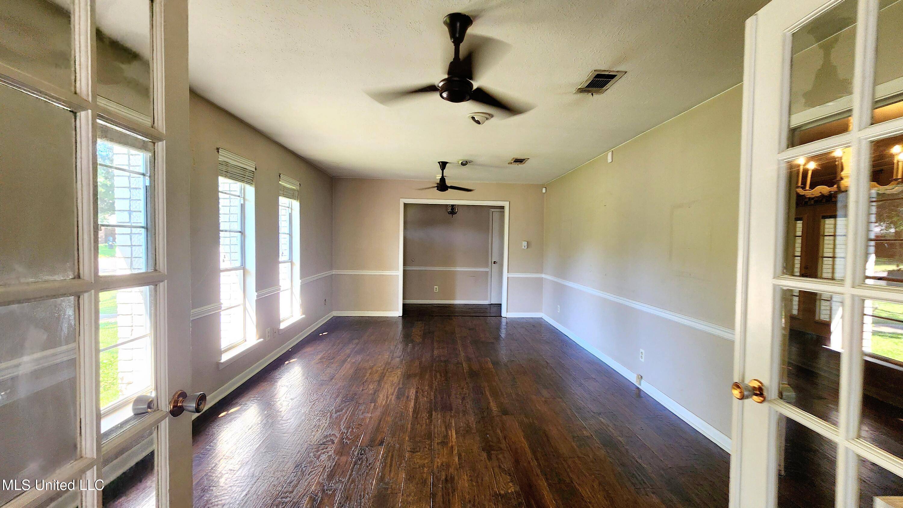 Natchez, MS 39120,300 Lindberg Avenue