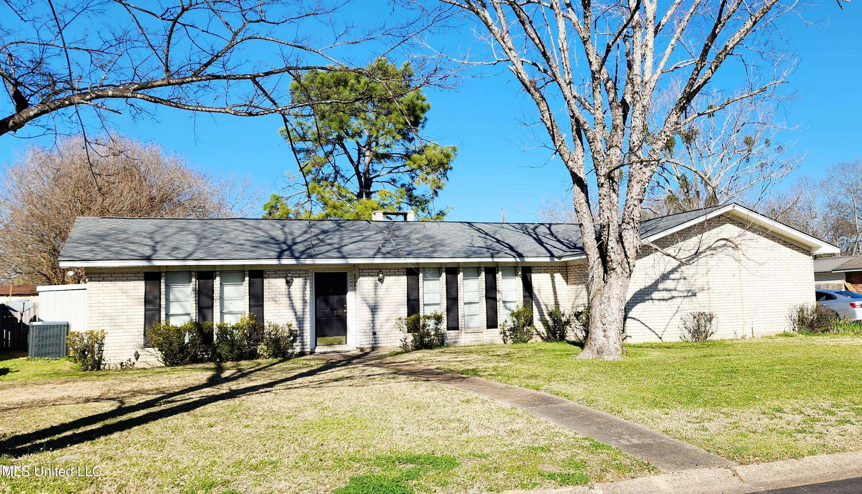 Natchez, MS 39120,300 Lindberg Avenue