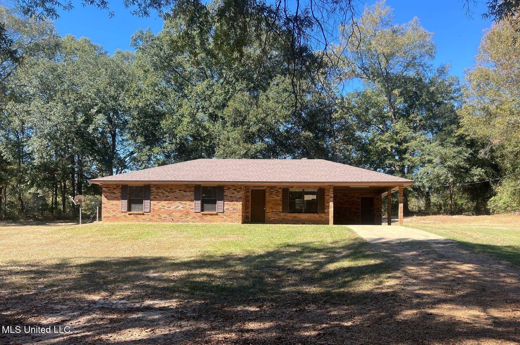 Summit, MS 39666,1028 Deer Creek Lane