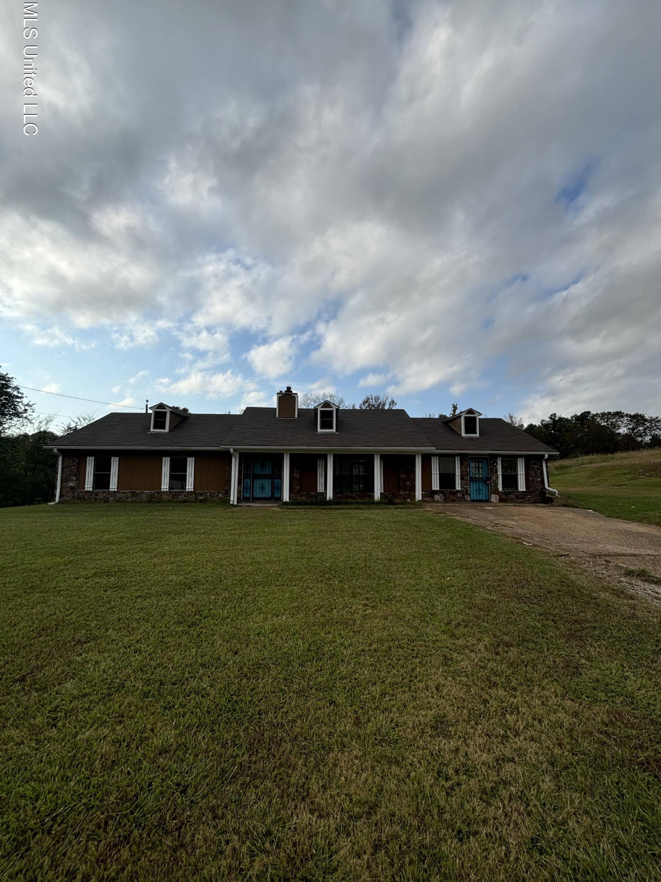 Holly Springs, MS 38635,816 Chulahoma Road