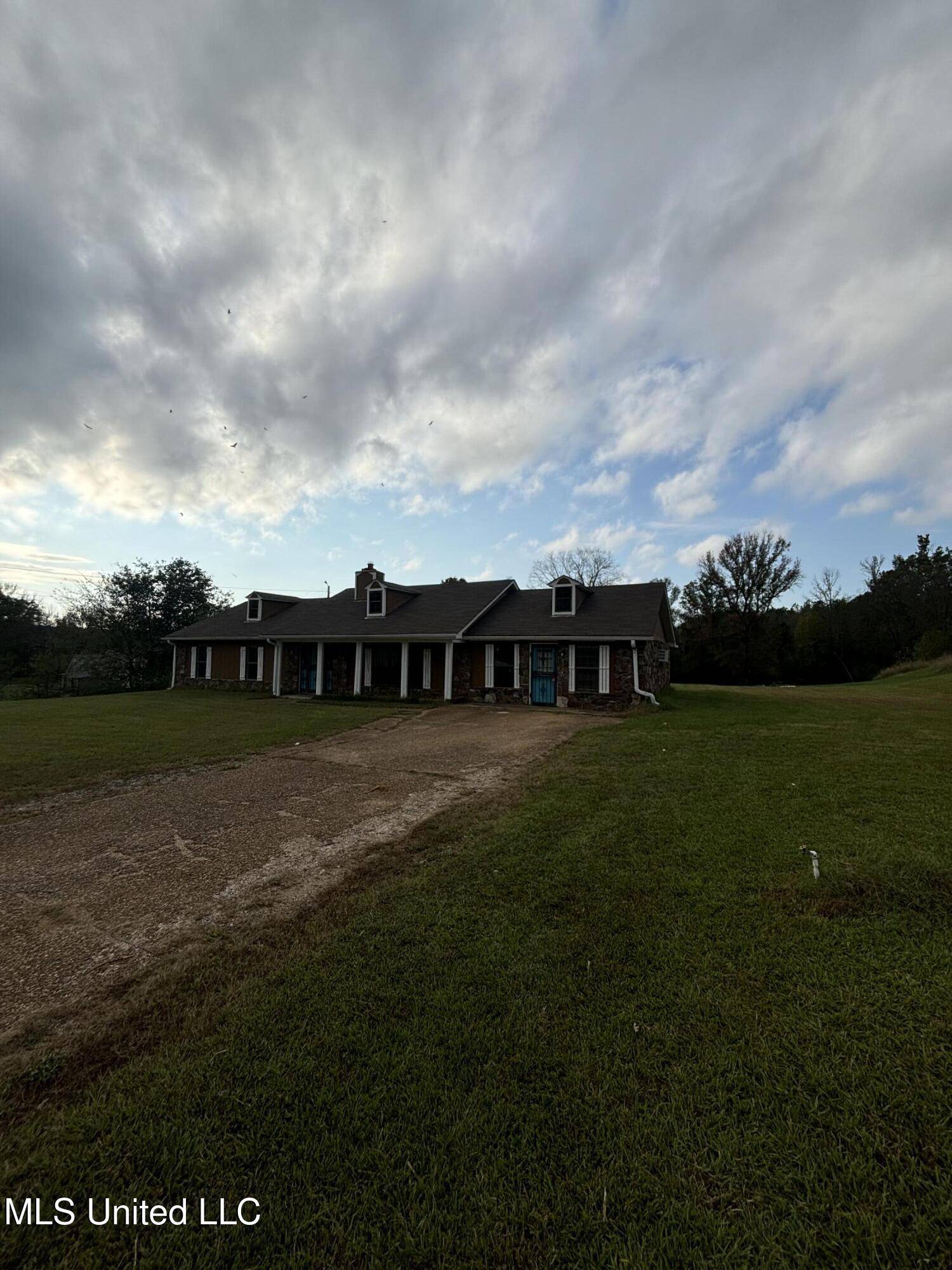 Holly Springs, MS 38635,816 Chulahoma Road