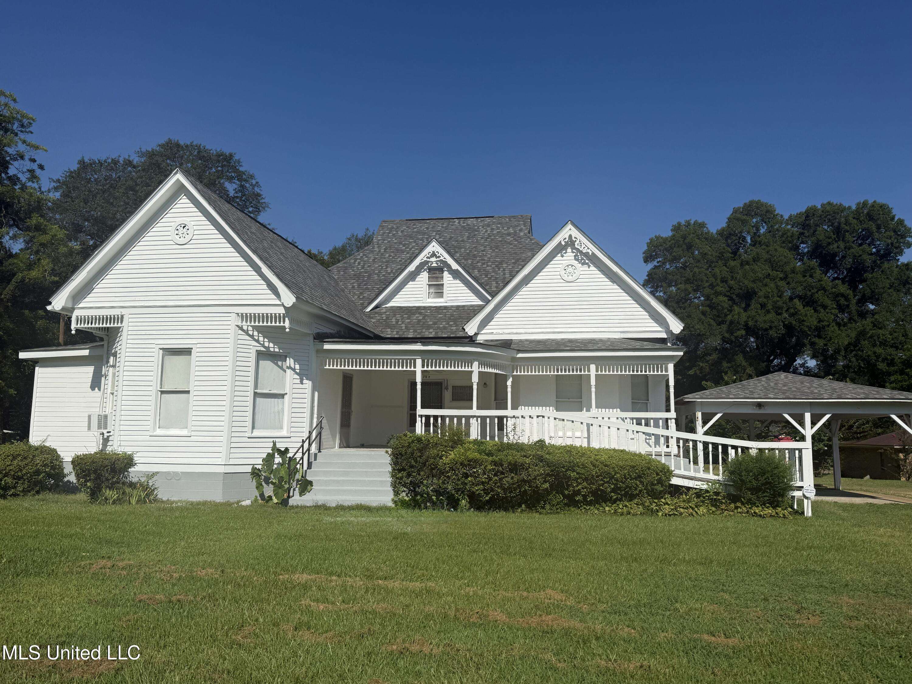 Duck Hill, MS 38925,203 S Binford Avenue