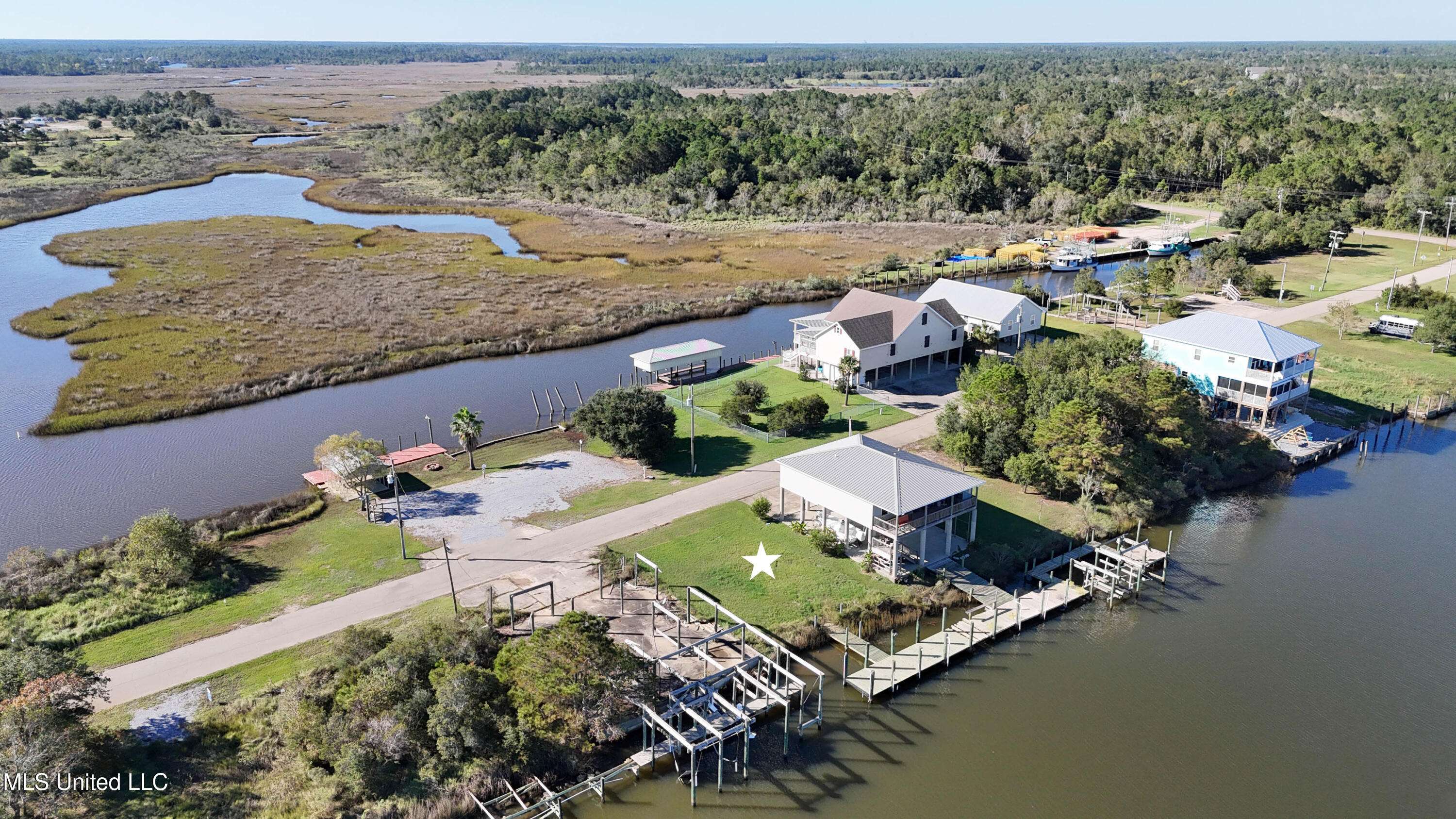 Bay Saint Louis, MS 39520,29 Lambert Ln