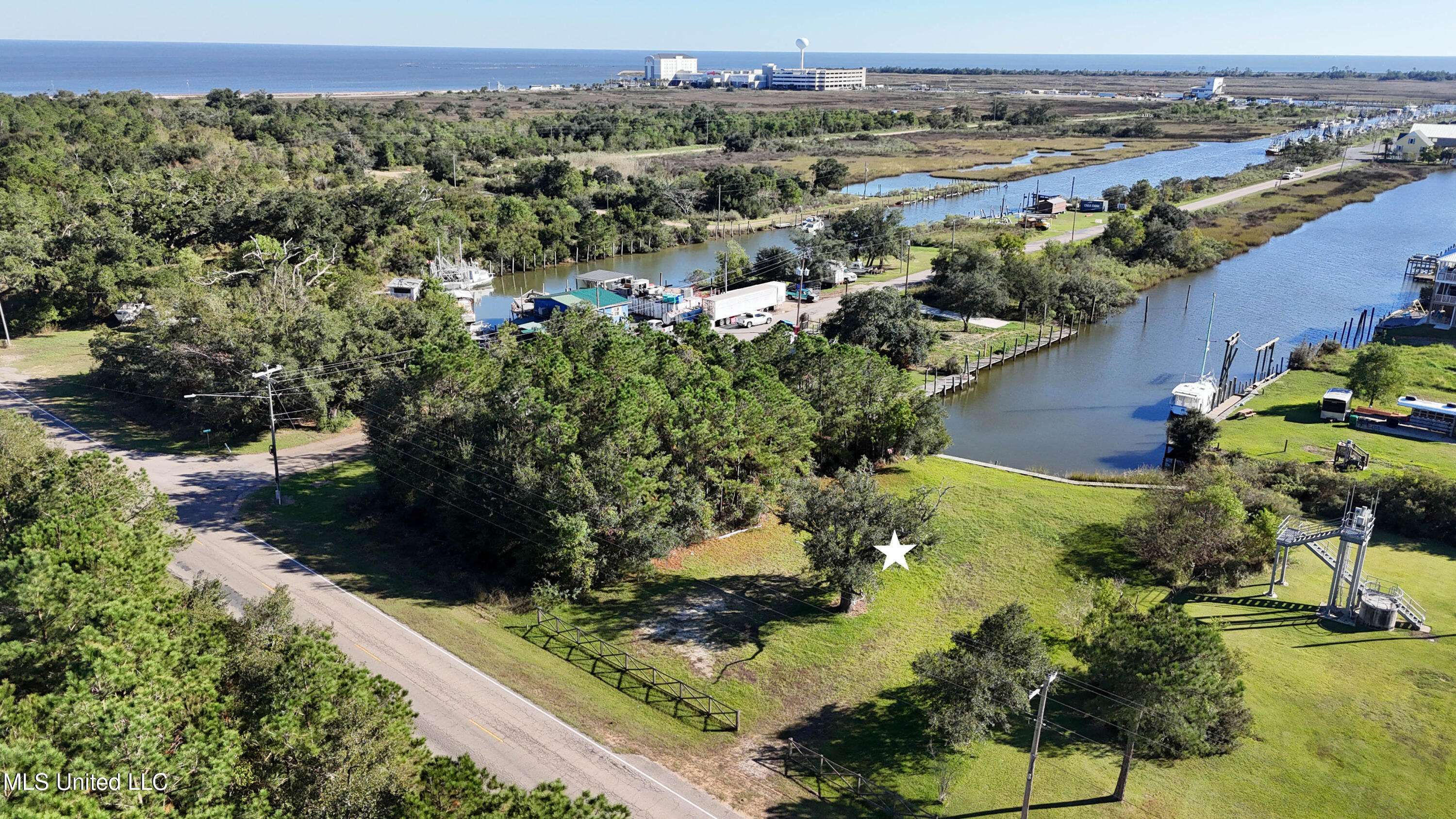 Bay Saint Louis, MS 39520,5233 Lakeshore Road