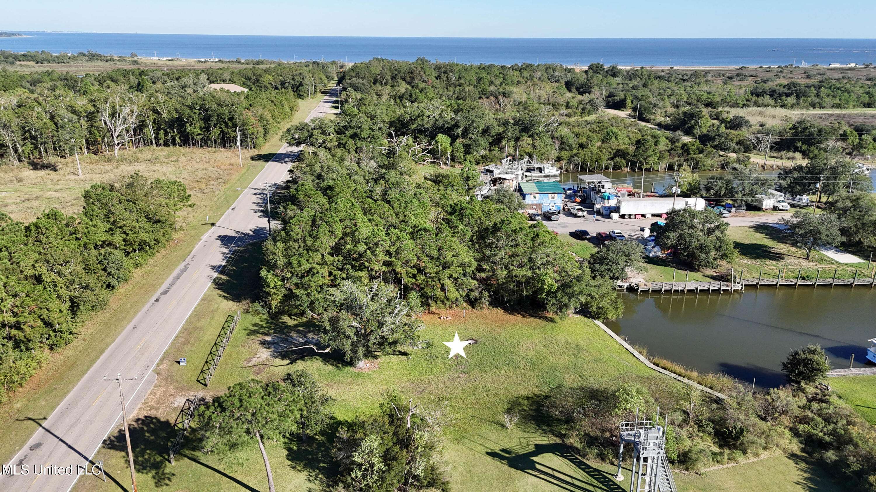 Bay Saint Louis, MS 39520,5233 Lakeshore Road