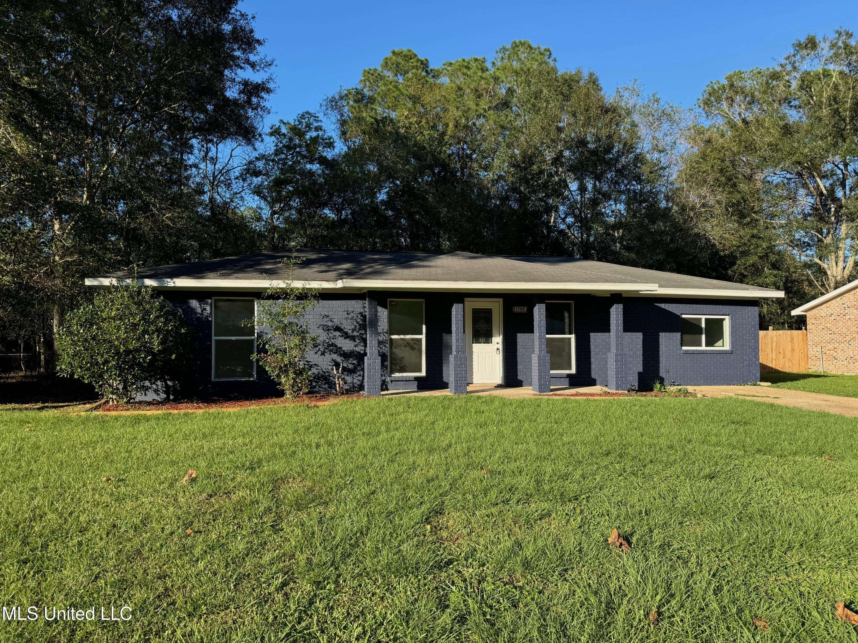 Gautier, MS 39553,1700 Kingfisher Drive