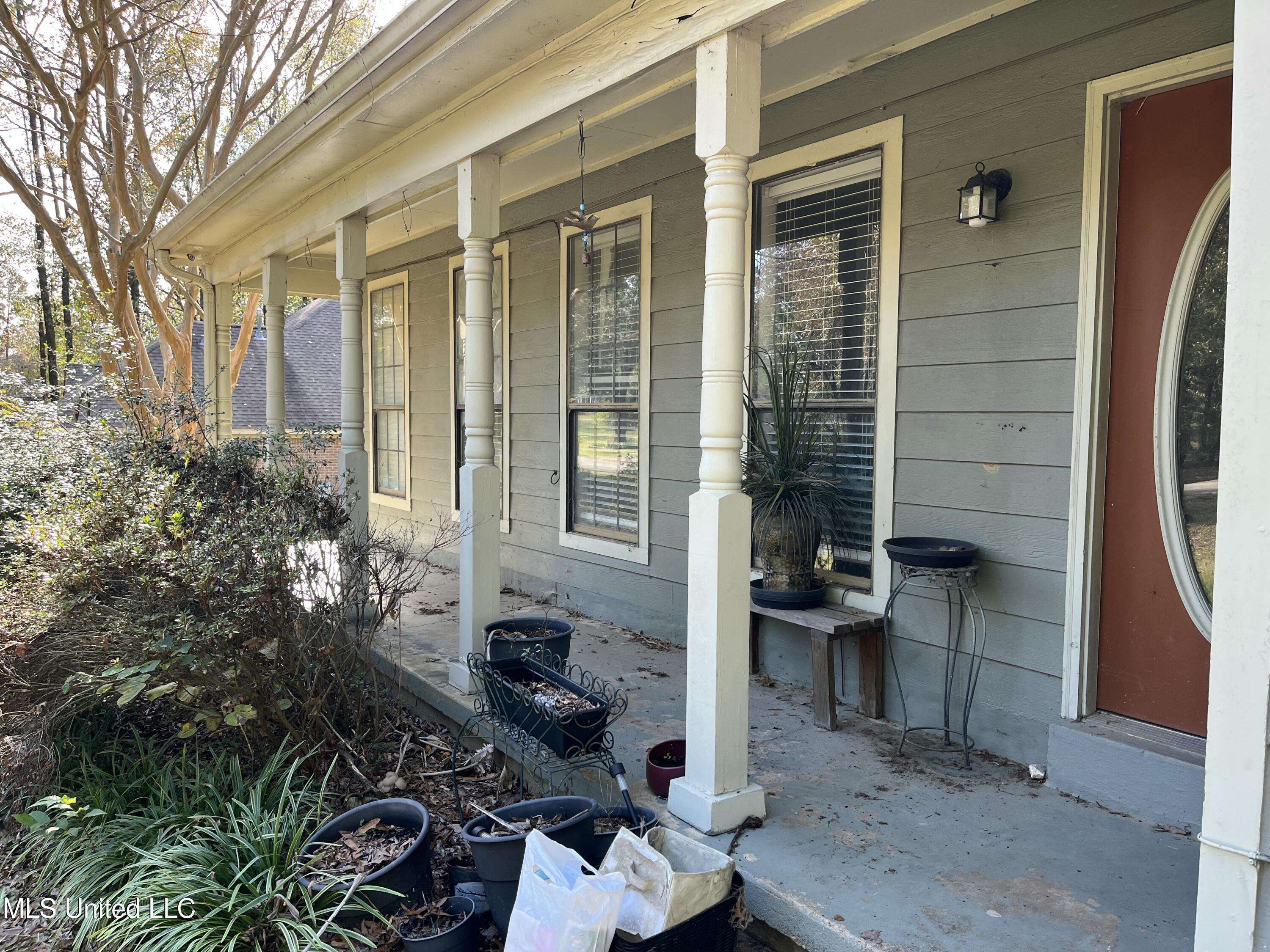 Horn Lake, MS 38637,5385 Ridgetop Drive