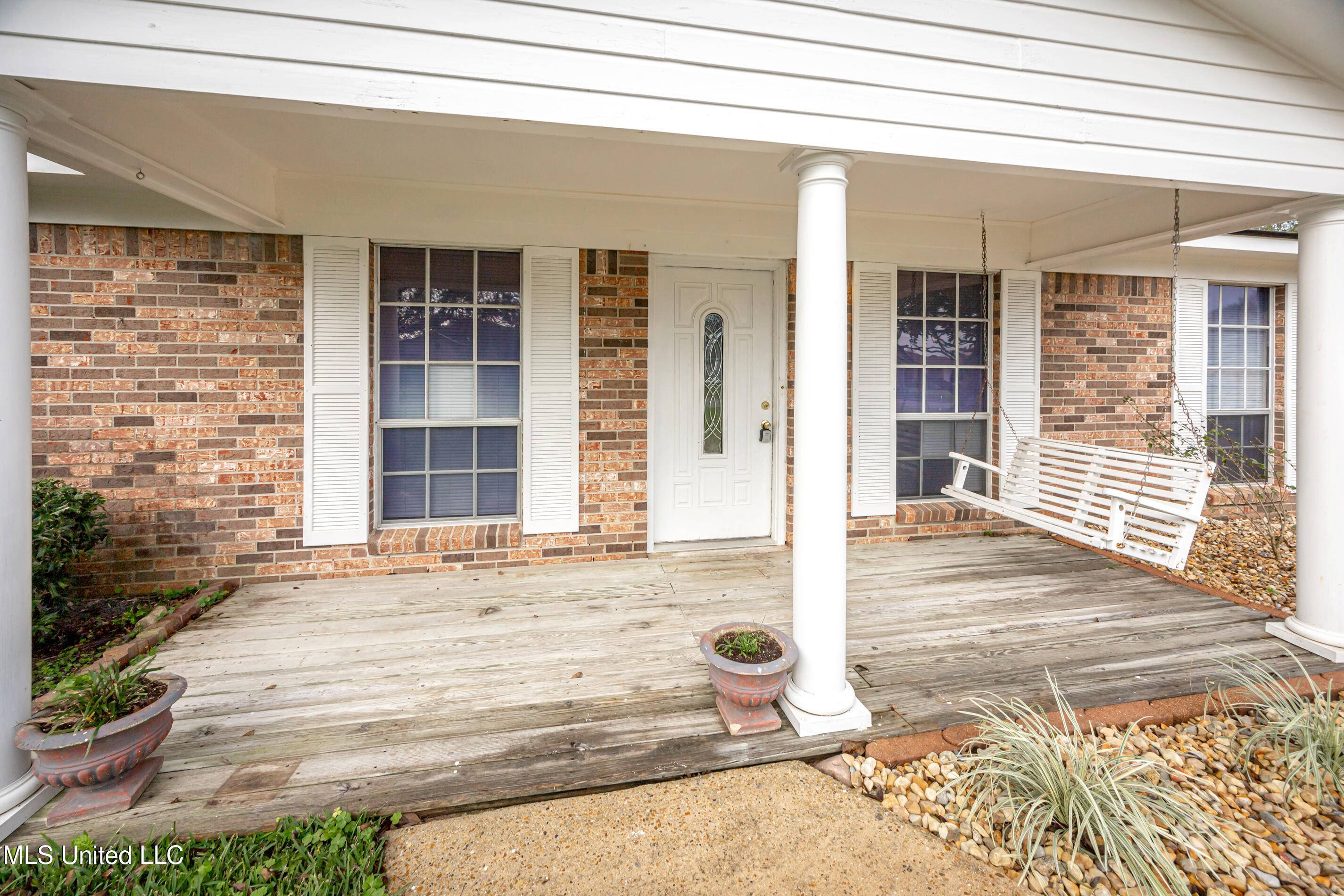 Ocean Springs, MS 39564,1213 King Henry Drive