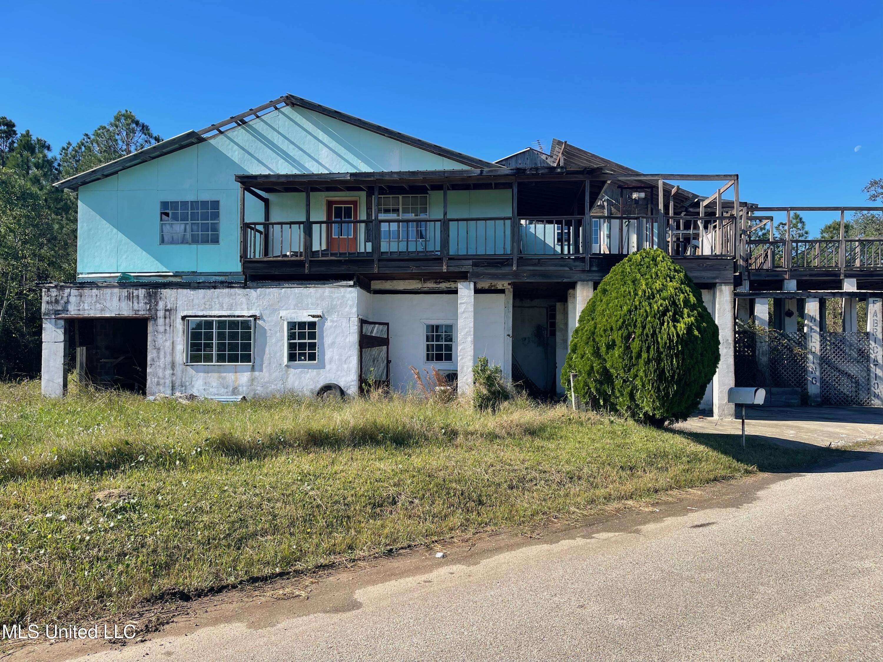 Bay Saint Louis, MS 39520,5035 Whitney Street