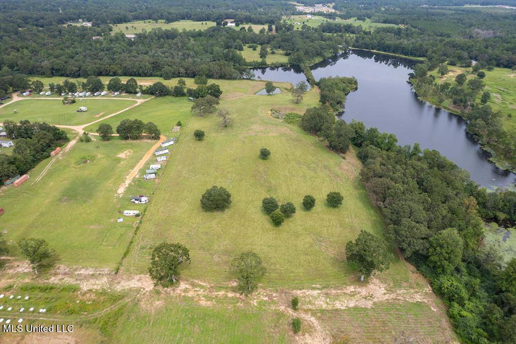 Poplarville, MS 39470,Spruce Street
