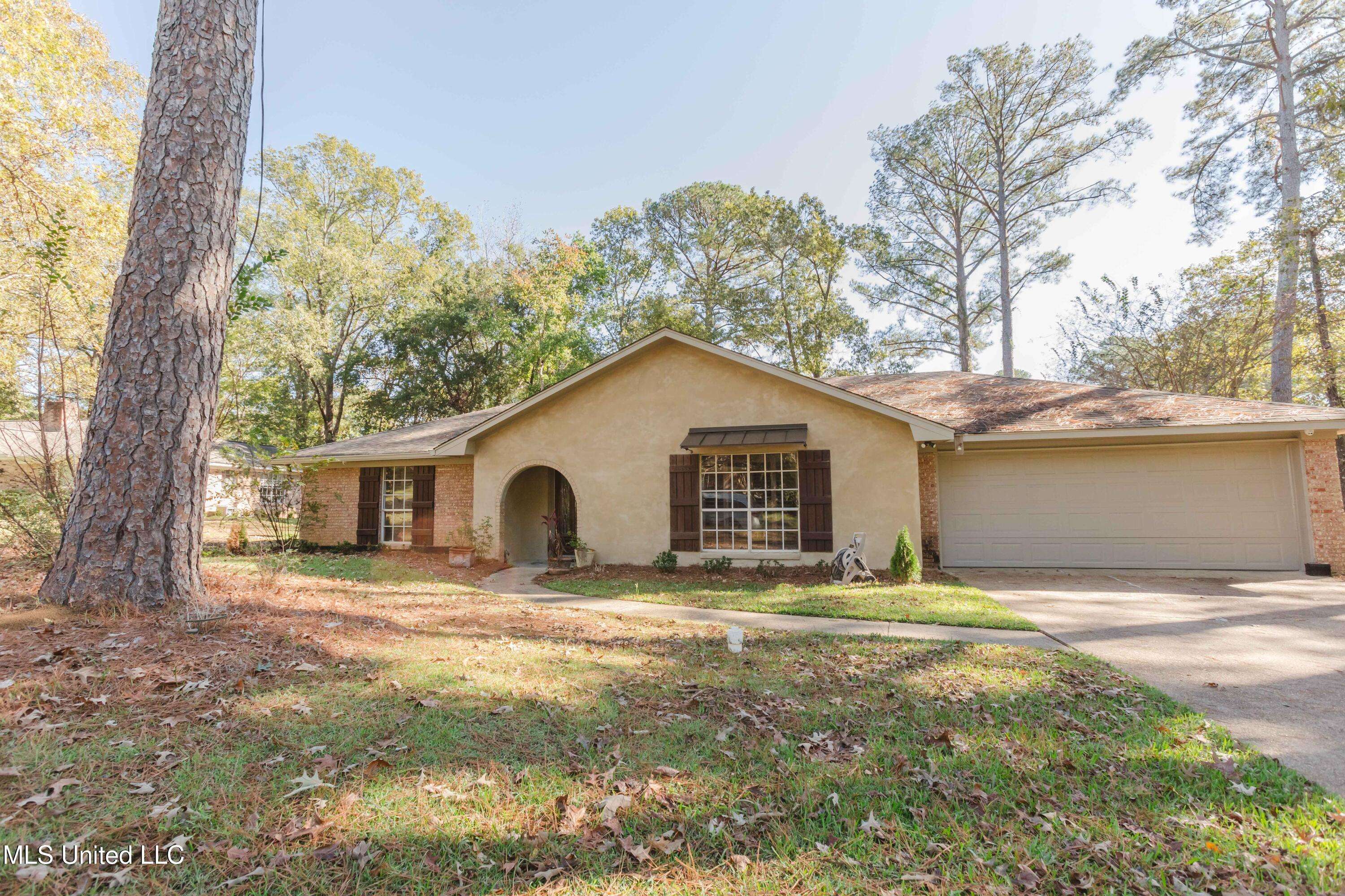 Brandon, MS 39042,102 Woodcliff Place