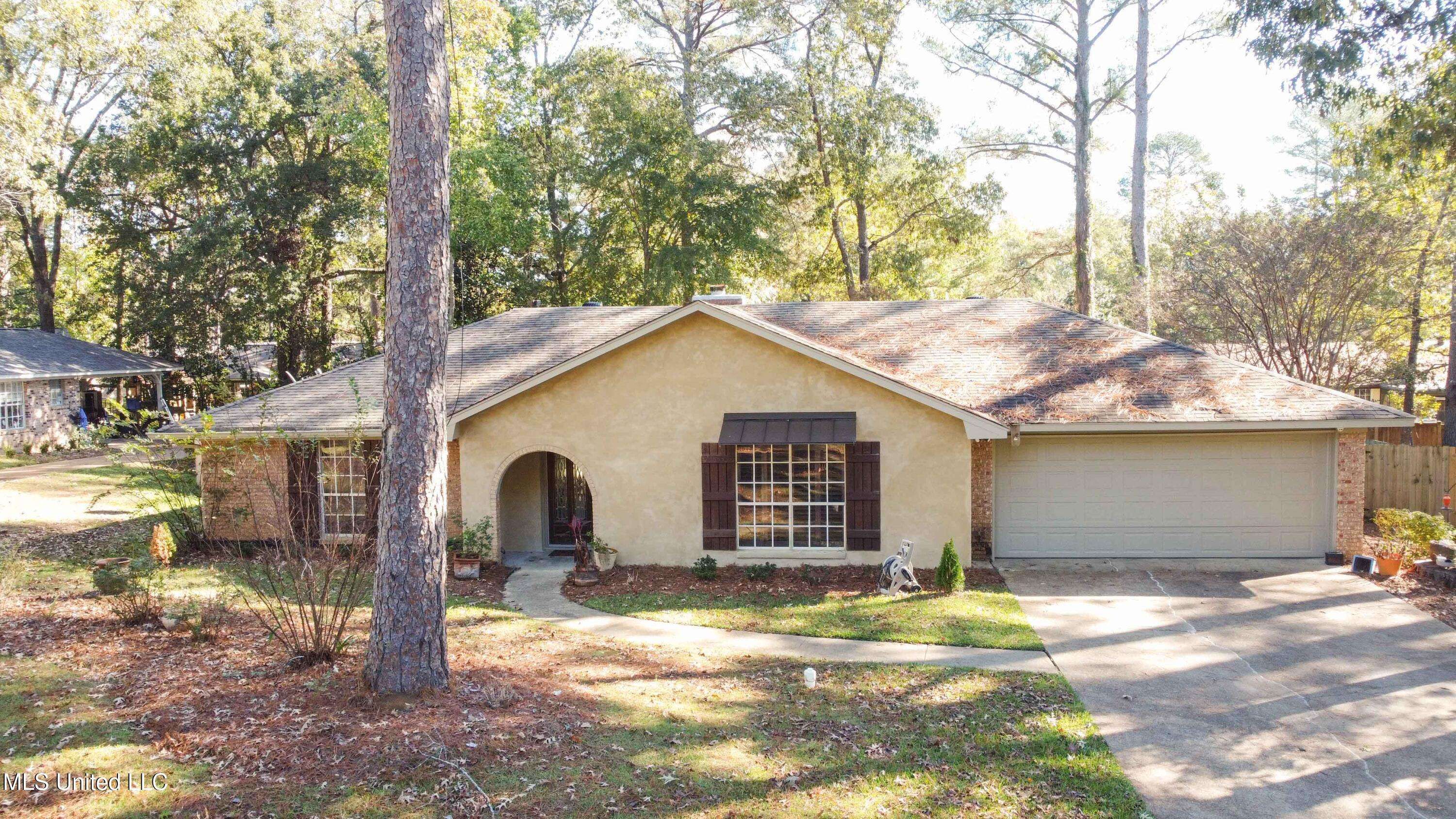 Brandon, MS 39042,102 Woodcliff Place