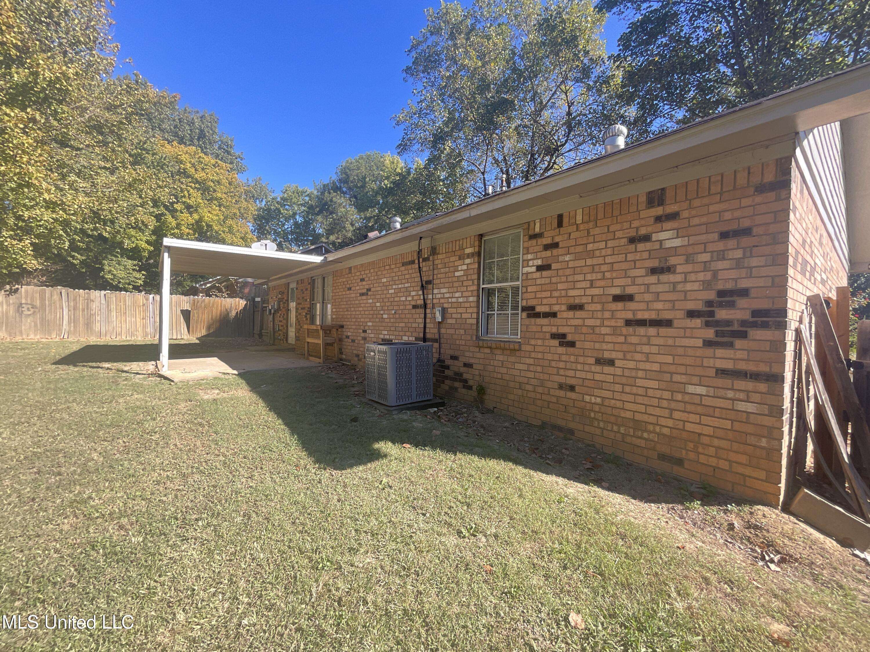 Horn Lake, MS 38637,5655 Winterwood Drive