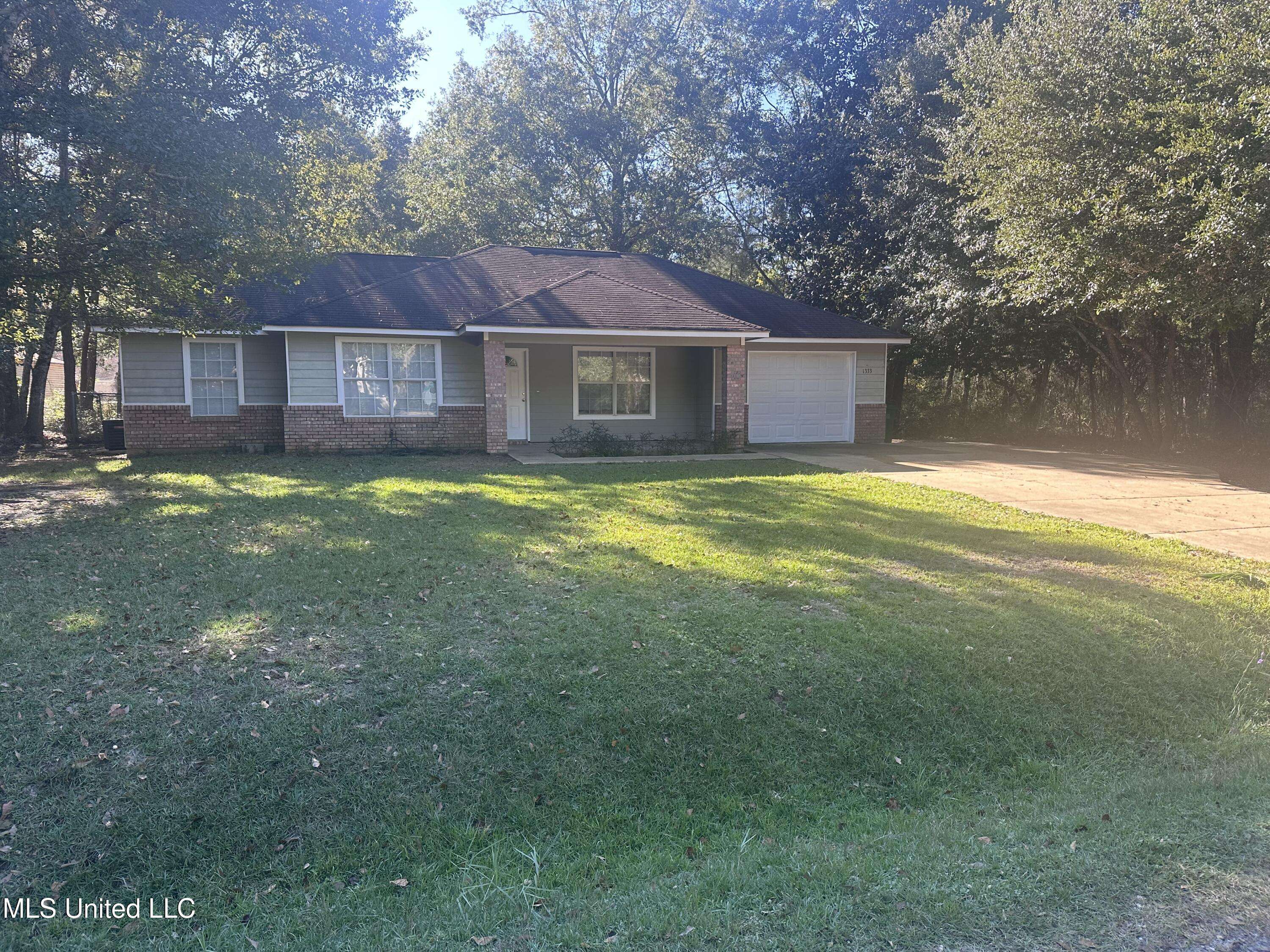 Ocean Springs, MS 39564,1333 Magnolia Street