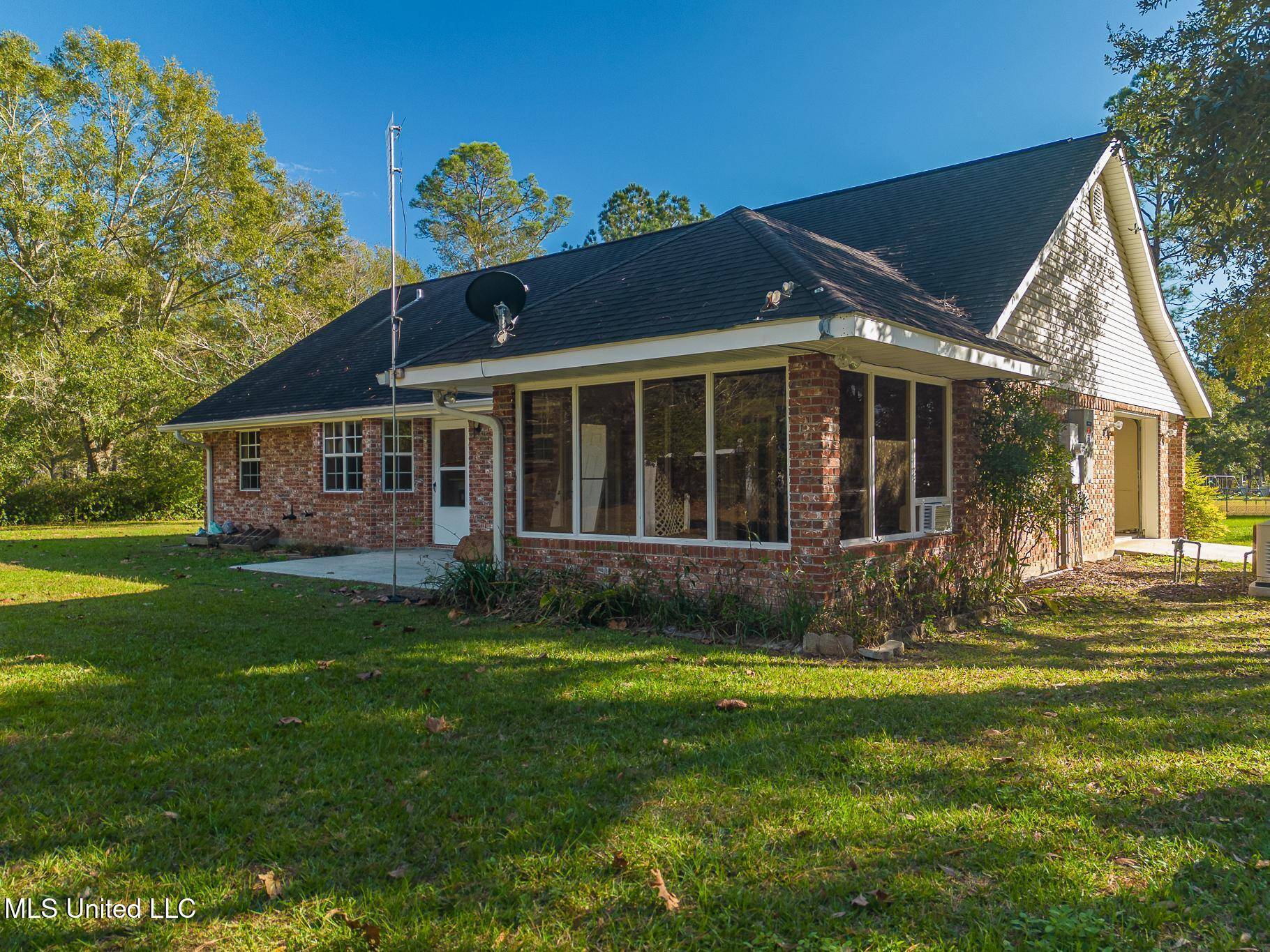 Kiln, MS 39556,8044 Firetower Road