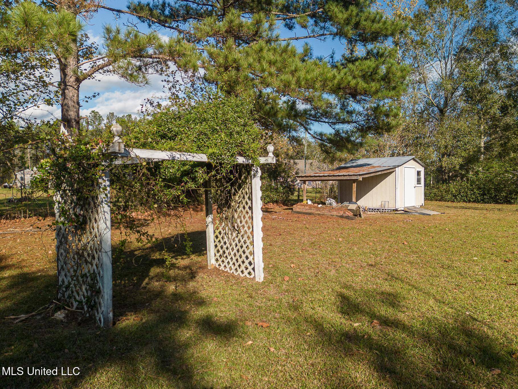 Kiln, MS 39556,8044 Firetower Road